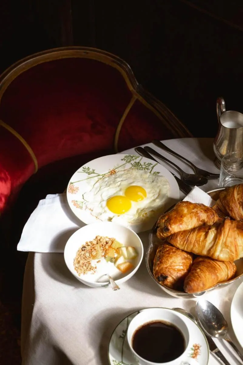 Breakfast in Hotel Flora - By Romanelli Family