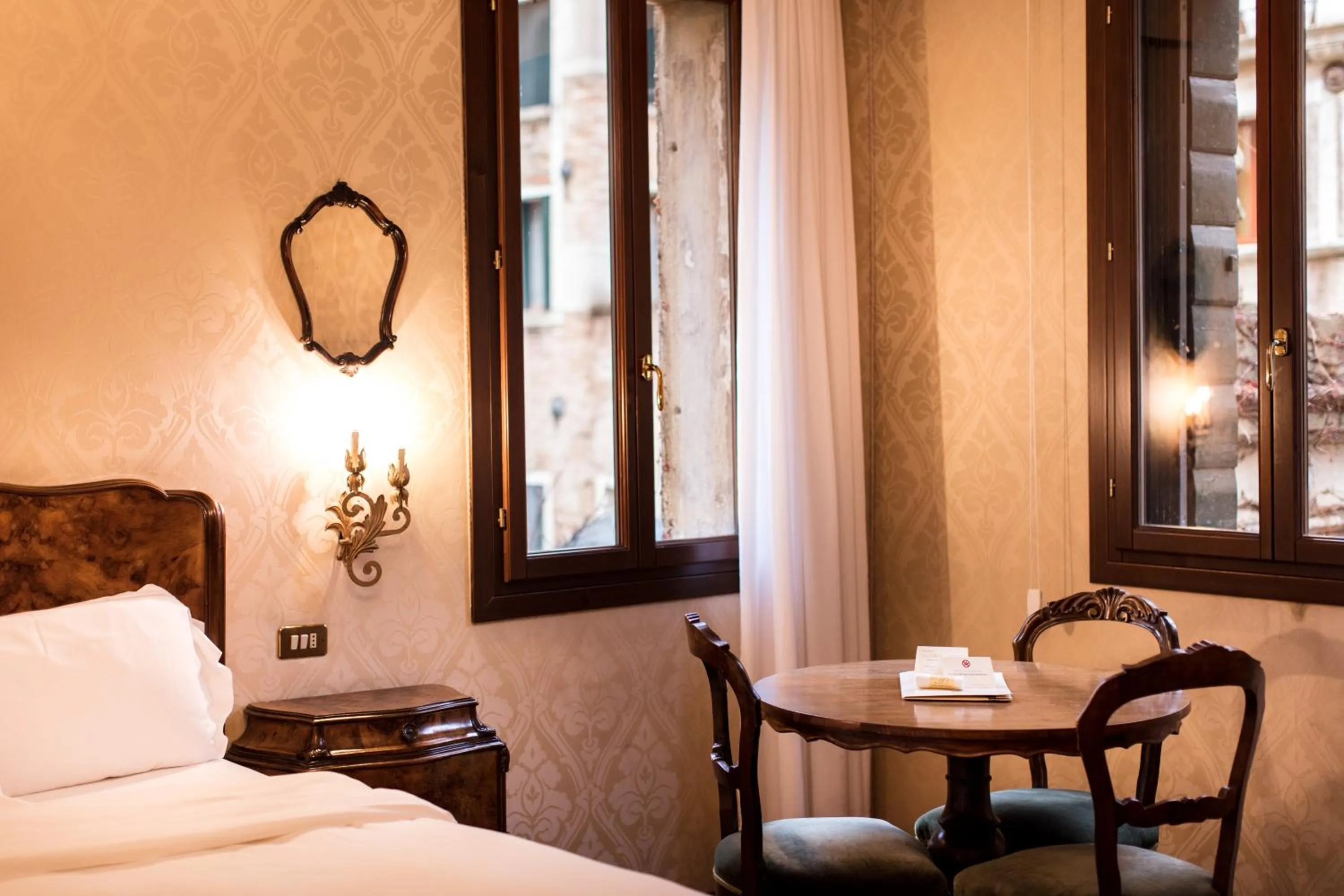 Bed in Hotel Flora - By Romanelli Family