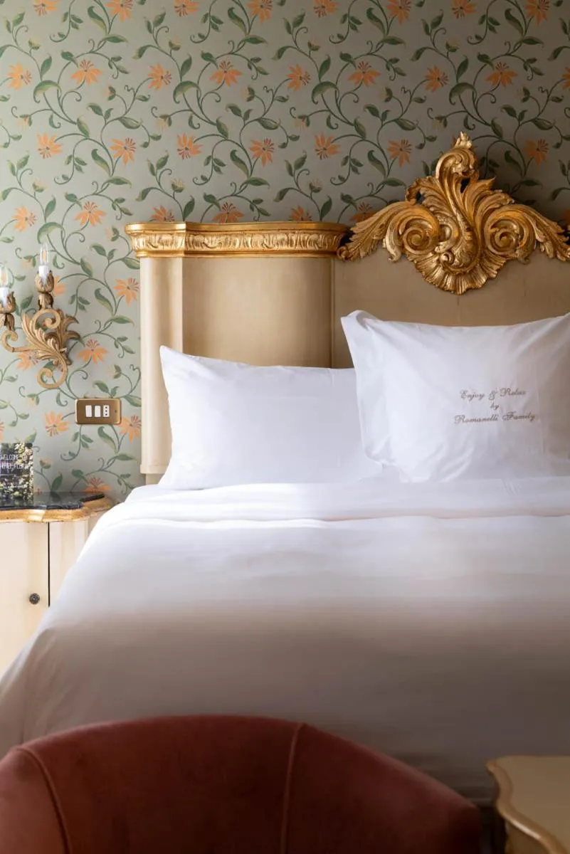 Bed in Hotel Flora - By Romanelli Family
