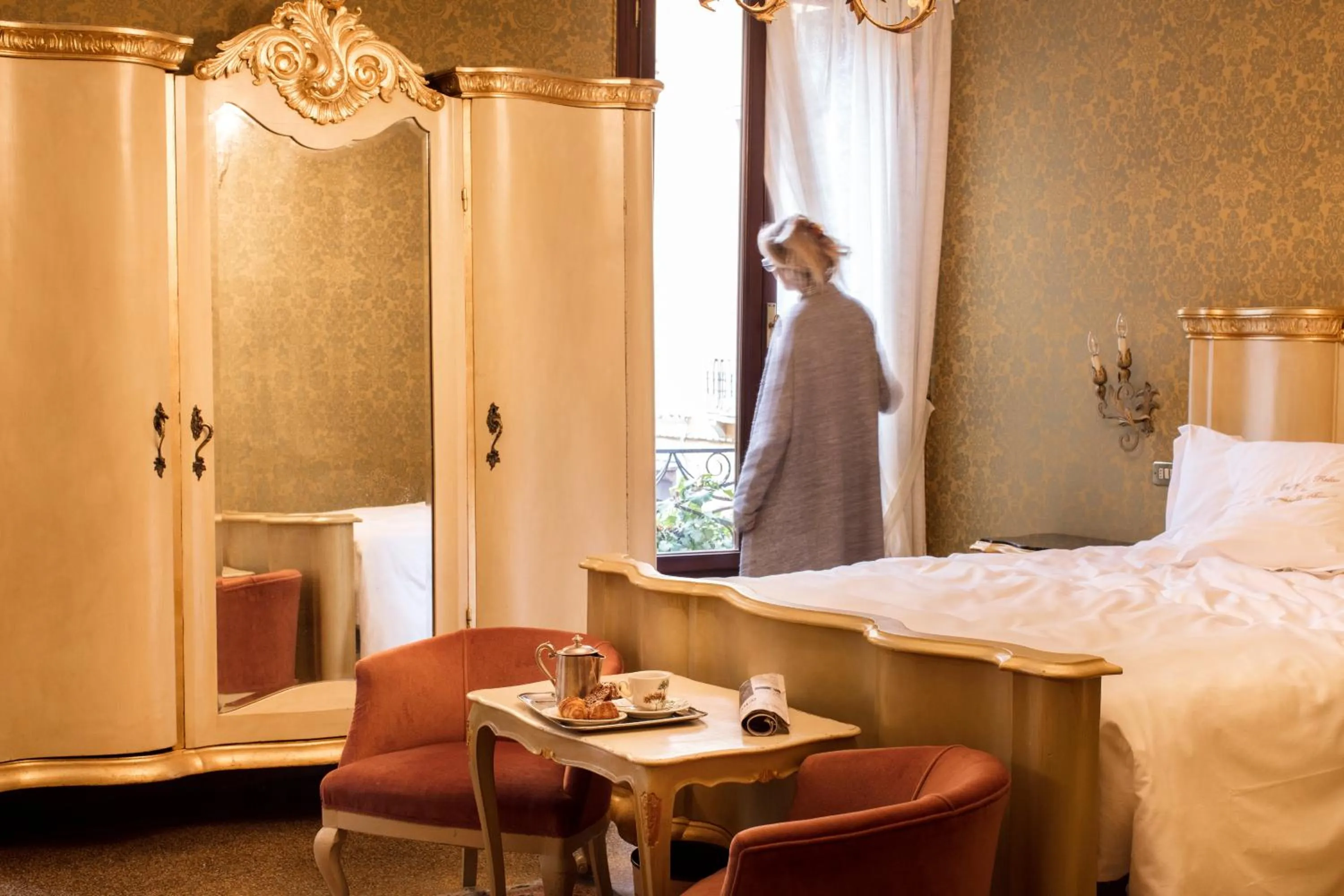 Photo of the whole room, Bed in Hotel Flora - By Romanelli Family