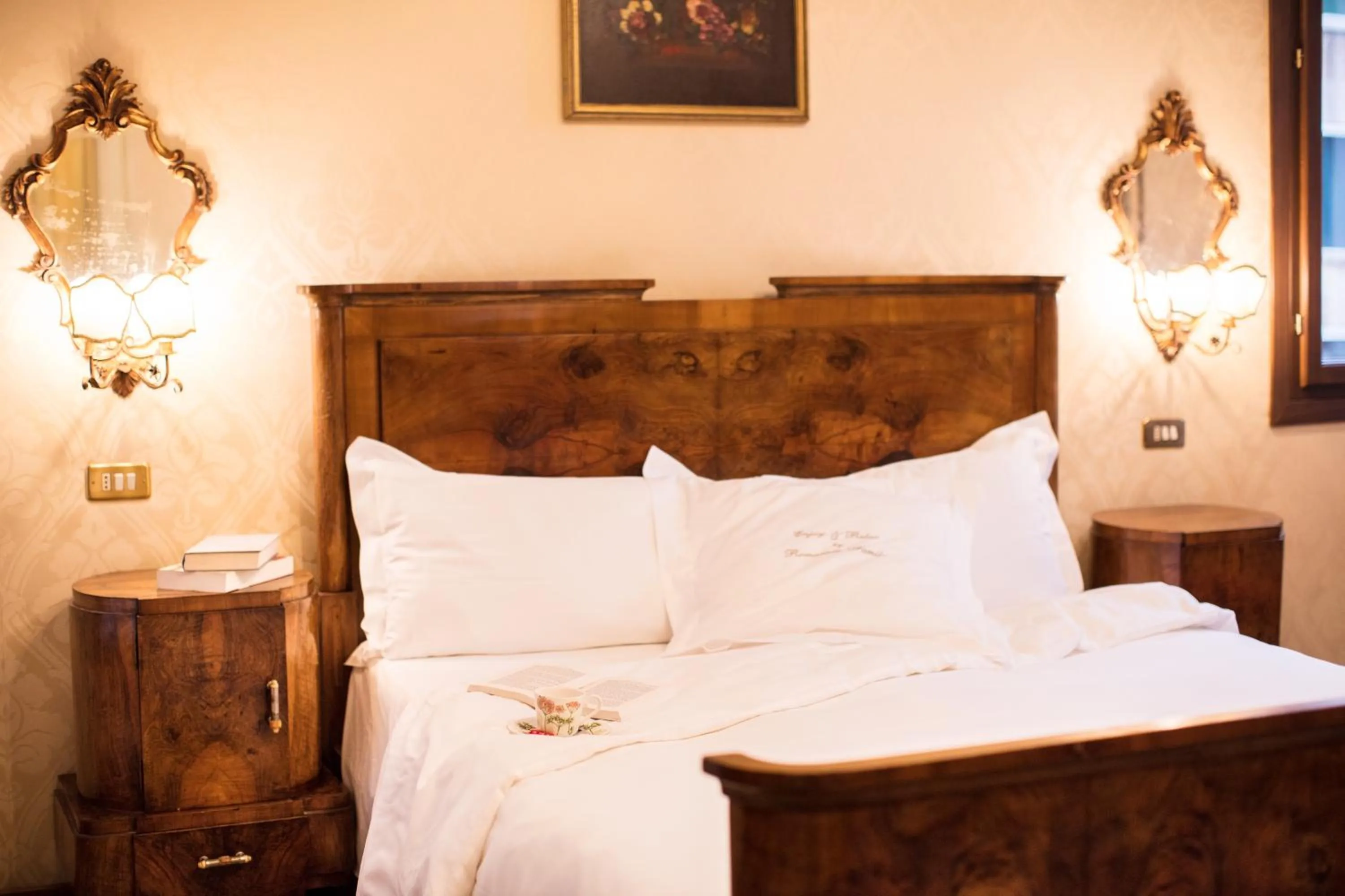 Bed in Hotel Flora - By Romanelli Family