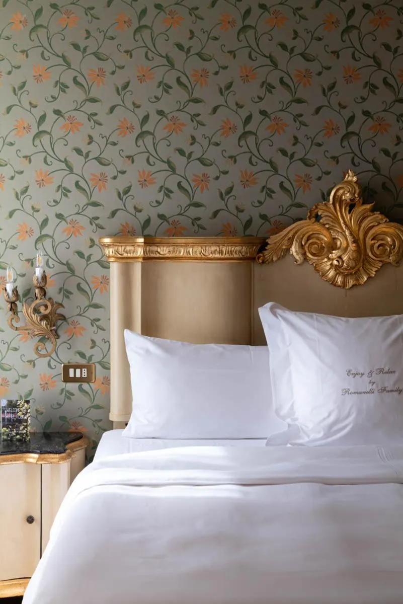Bed in Hotel Flora - By Romanelli Family