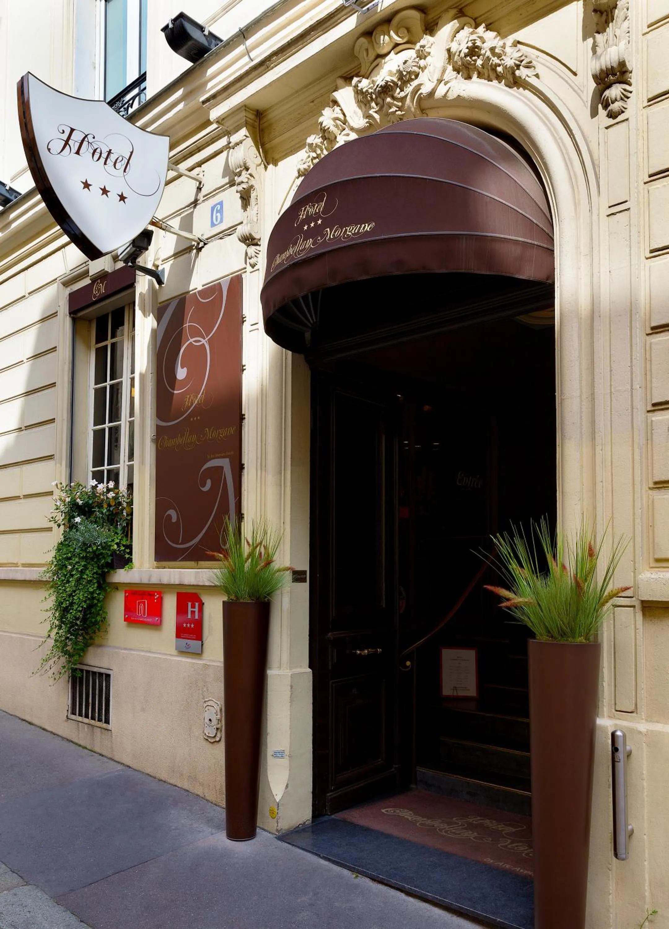 Facade/entrance in Chambellan Morgane