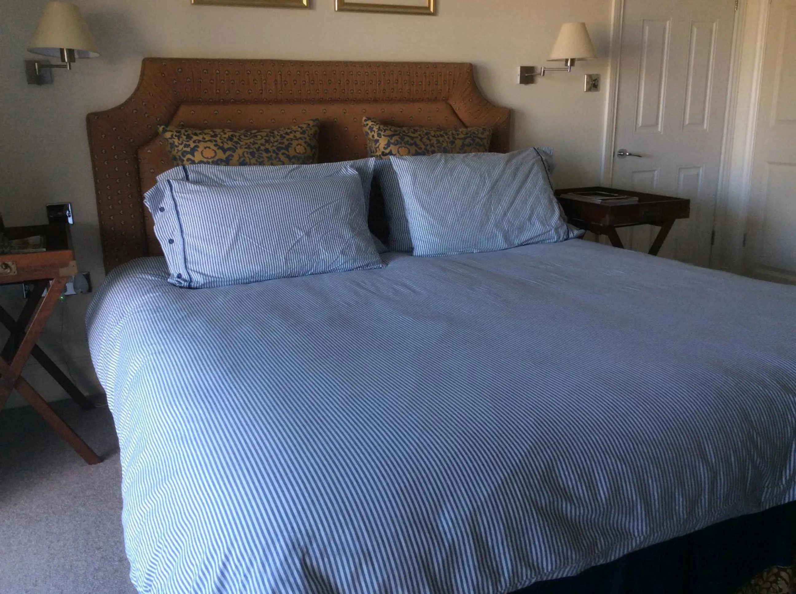 Bed in Compass Rose