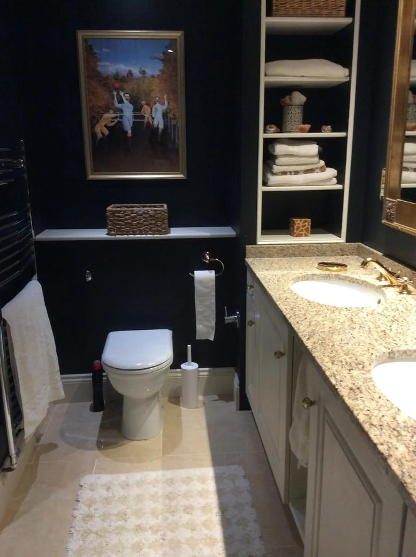 Toilet in Compass Rose