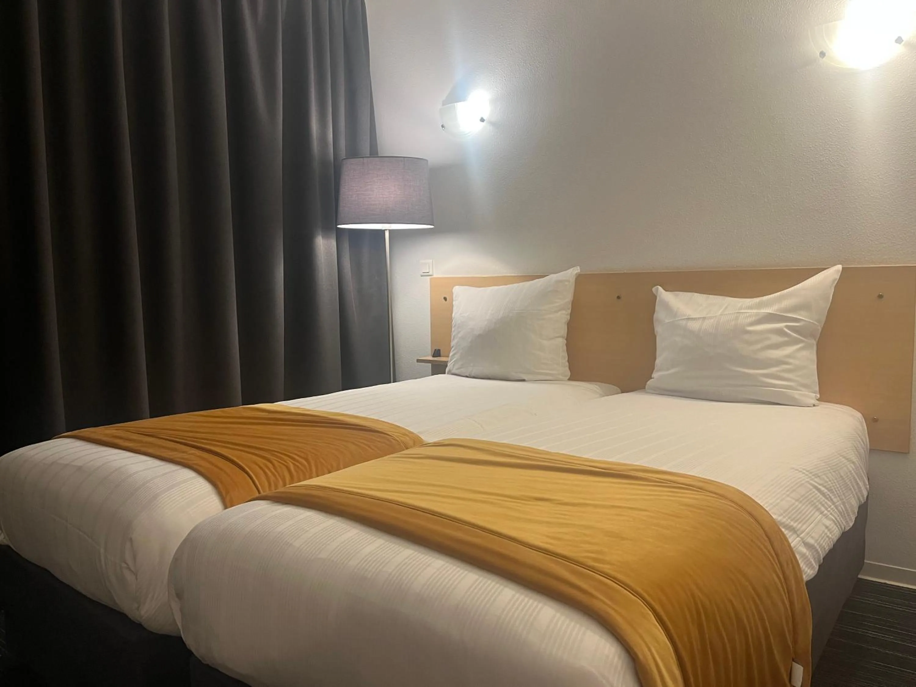 Bedroom, Bed in Hotel Premium