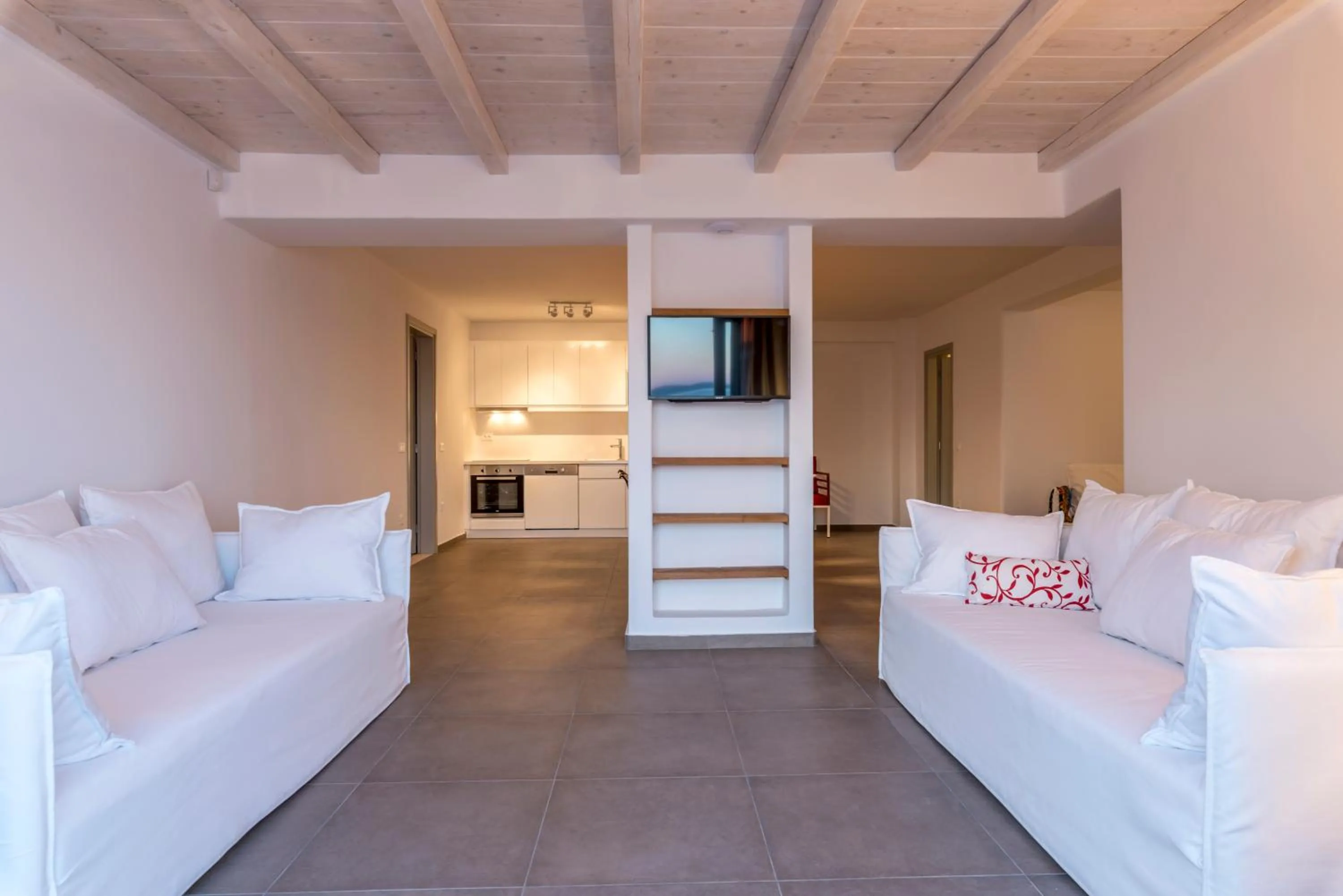 TV and multimedia, Bed in O Lofos Luxury Boutique Suites