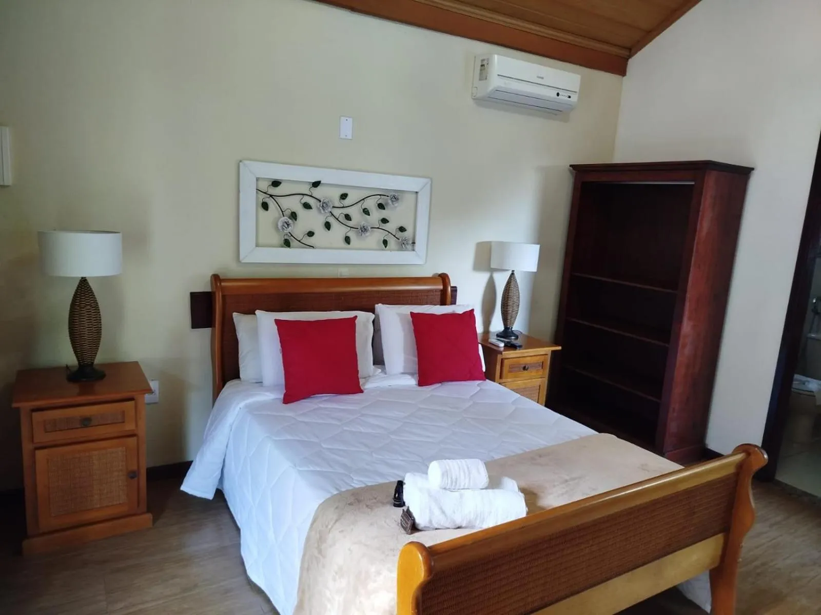 Bed in Pousada Viking Penedo