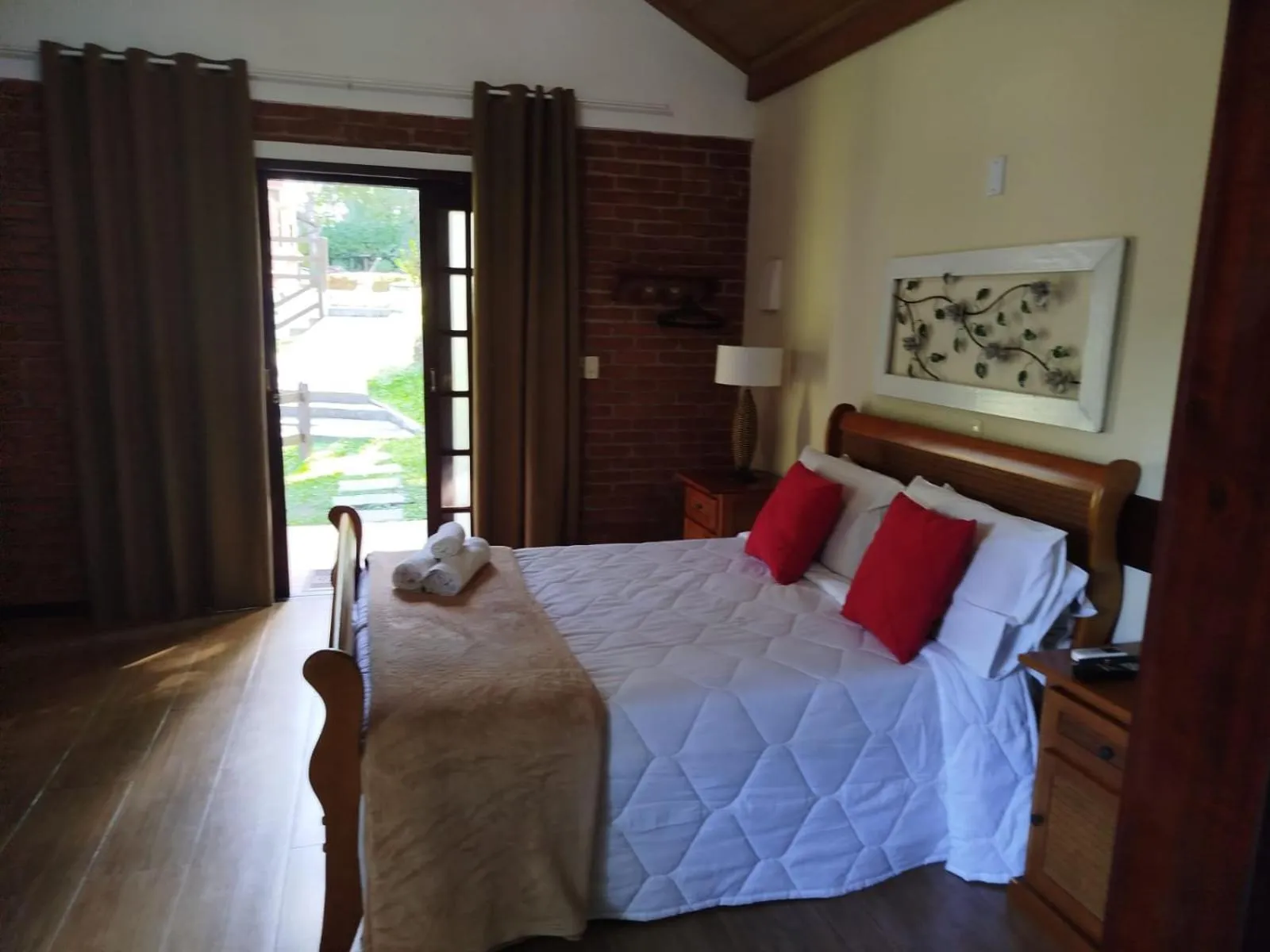 Bed in Pousada Viking Penedo