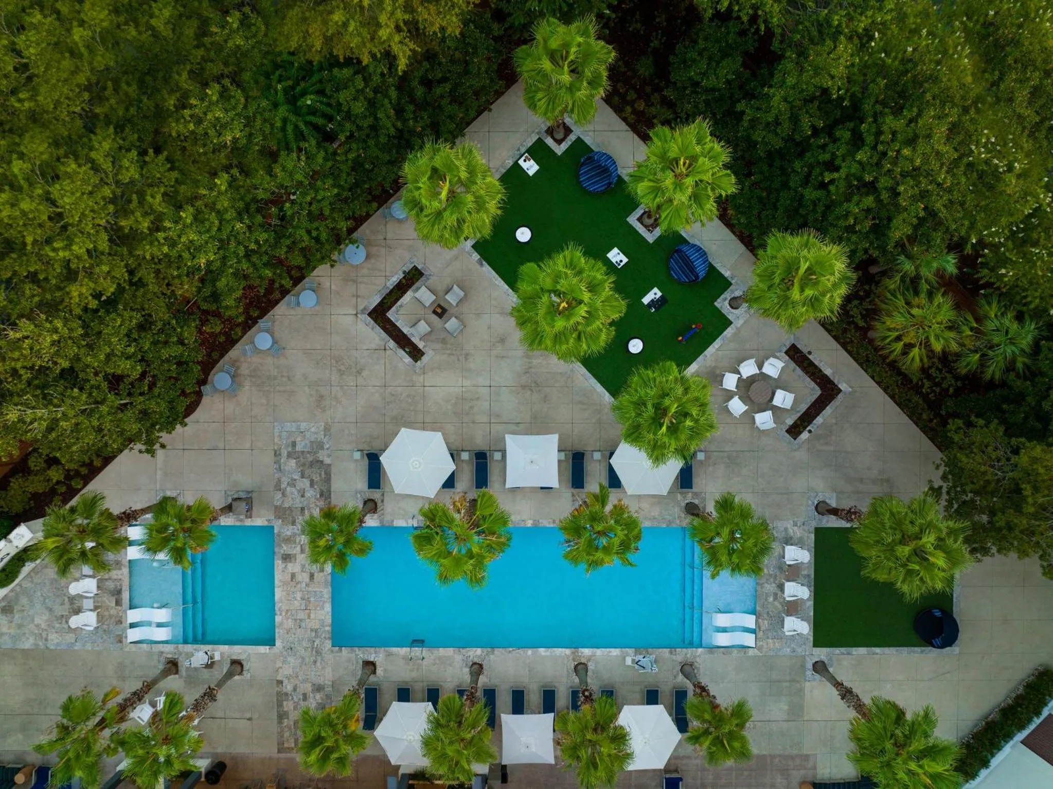 Swimming pool in Hotel Indigo Mount Pleasant by IHG