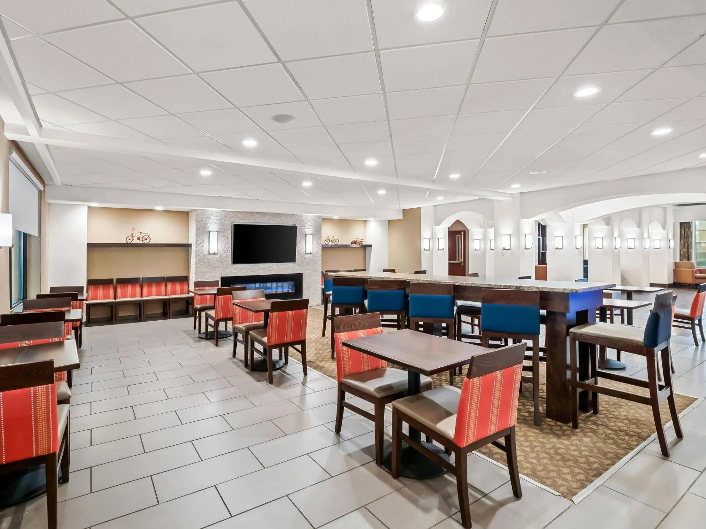 Breakfast in Comfort Inn & Suites Allen Park - Dearborn