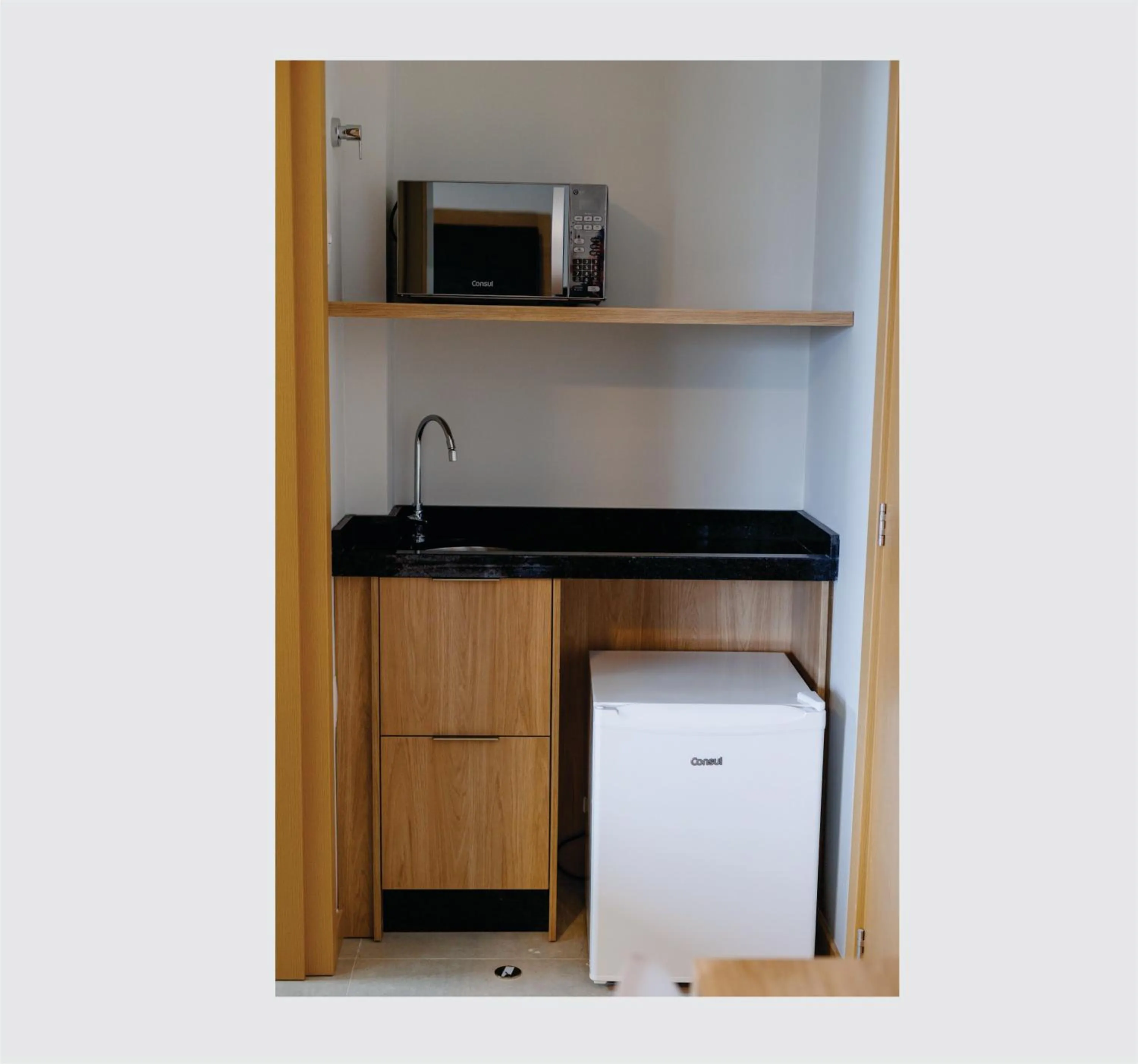 Kitchen or kitchenette in Luísa Studio Hotel