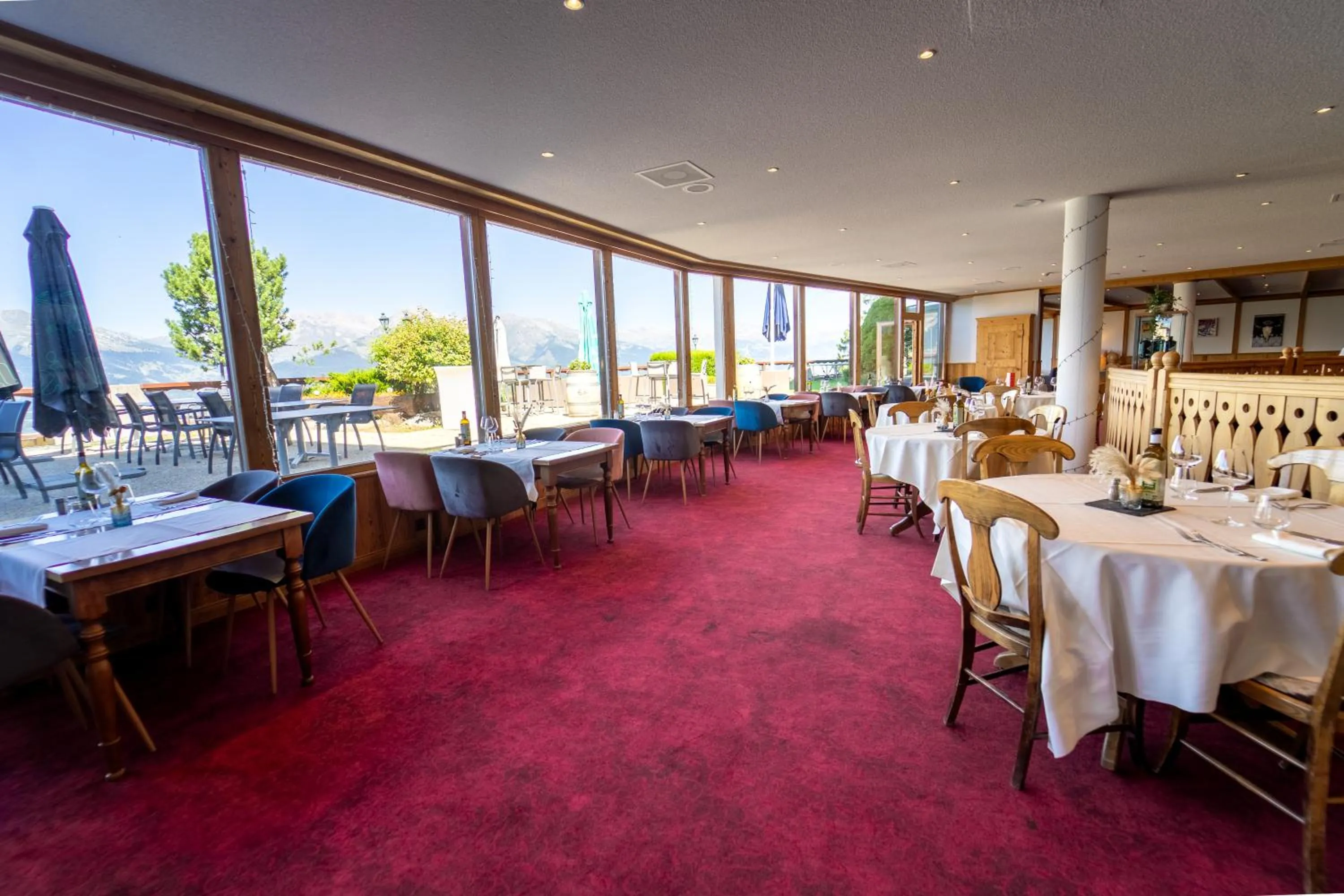 Restaurant/places to eat in Hôtel Chalet Royal