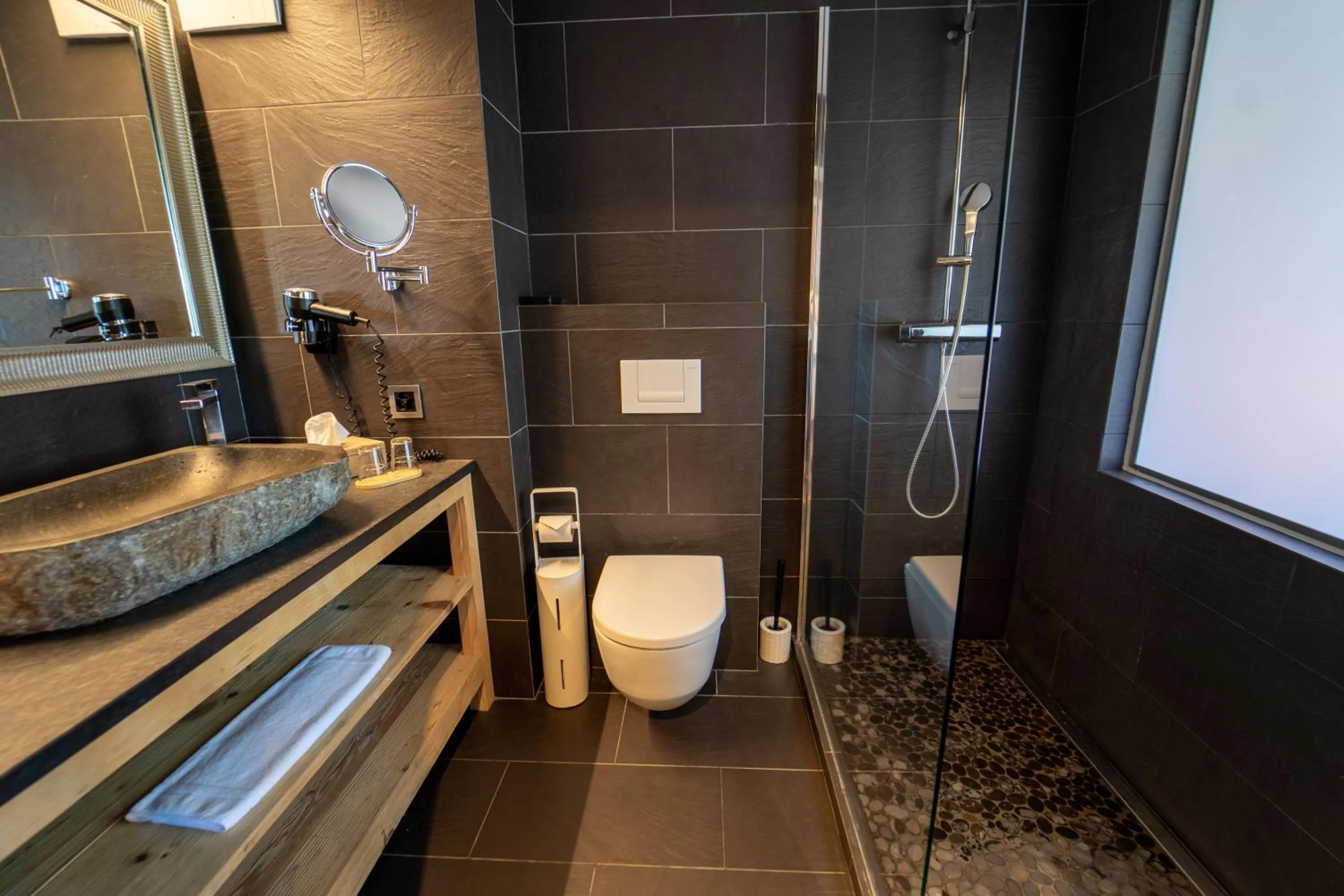 Shower in Hôtel Chalet Royal