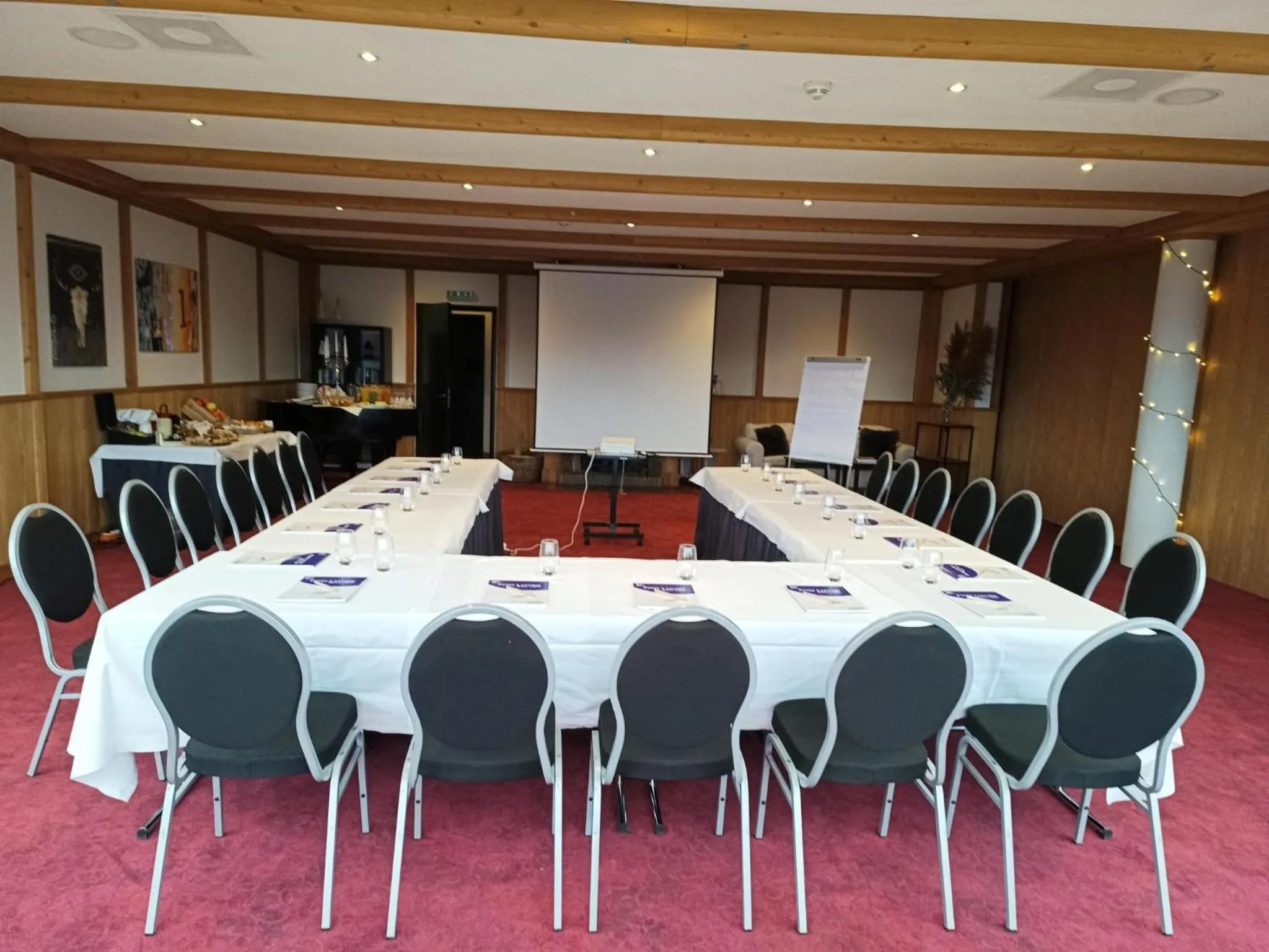Meeting/conference room in Hôtel Chalet Royal