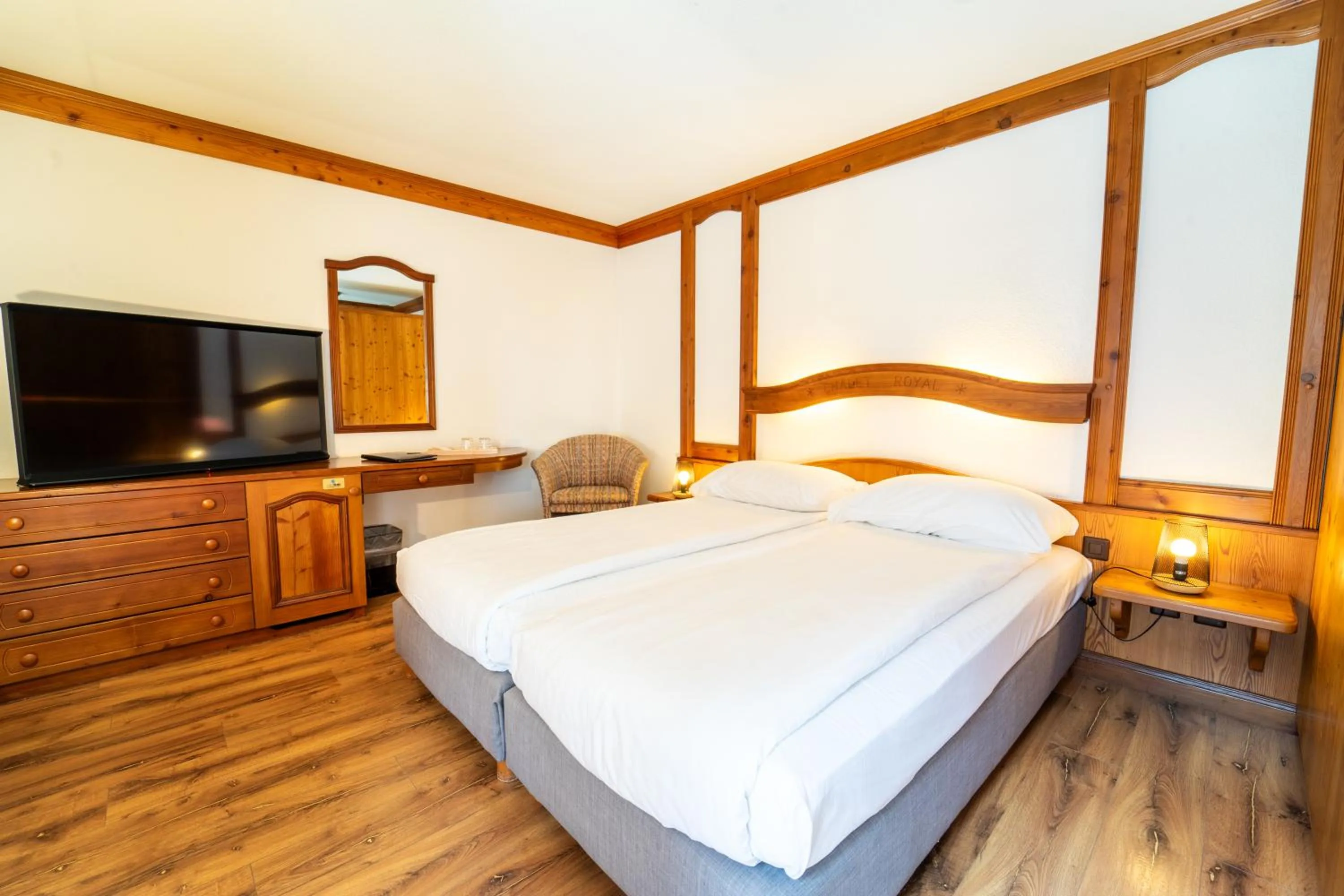 Bed in Hôtel Chalet Royal