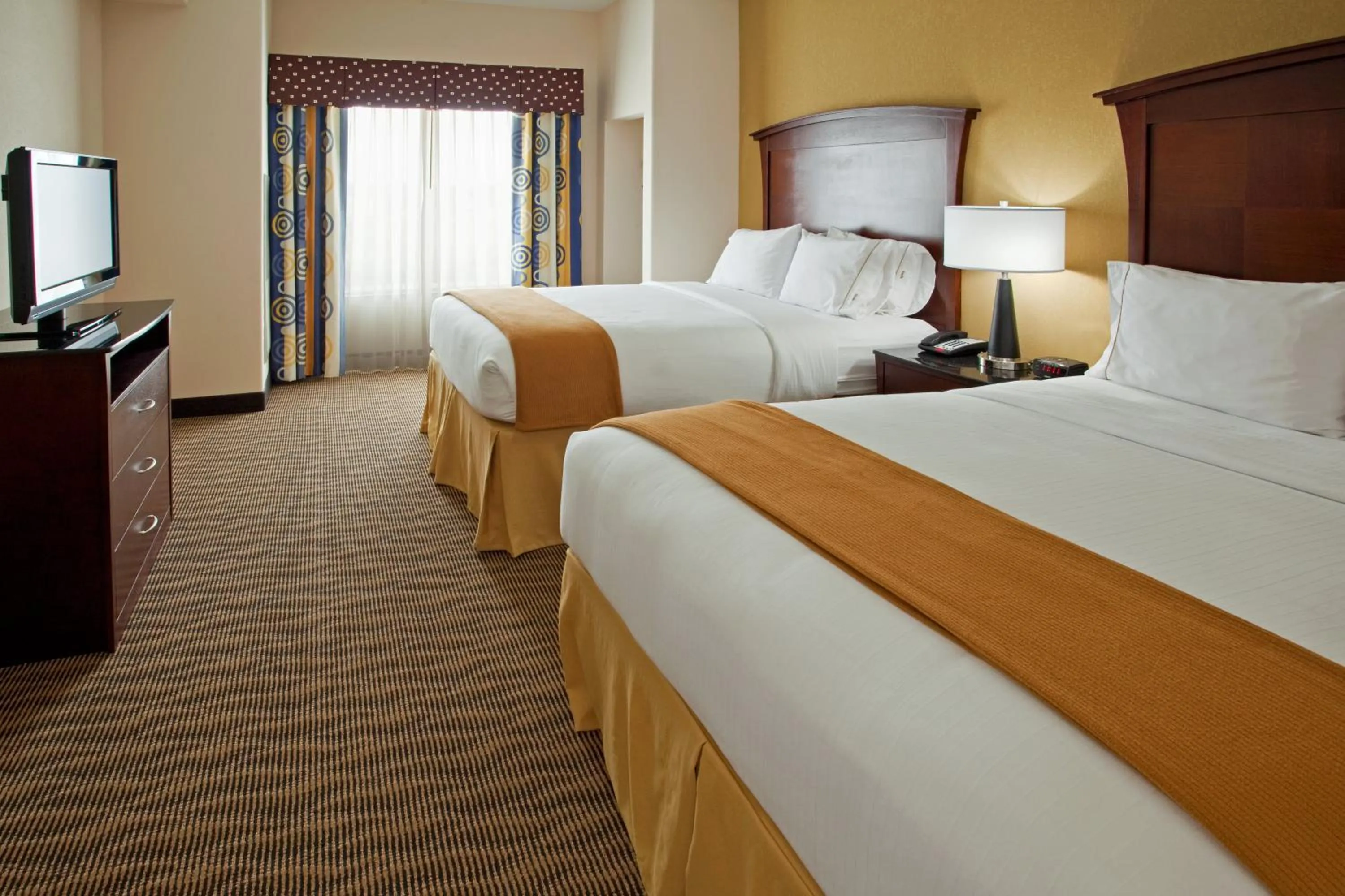 Photo of the whole room, Bed in Holiday Inn Express & Suites Austin South-Buda by IHG