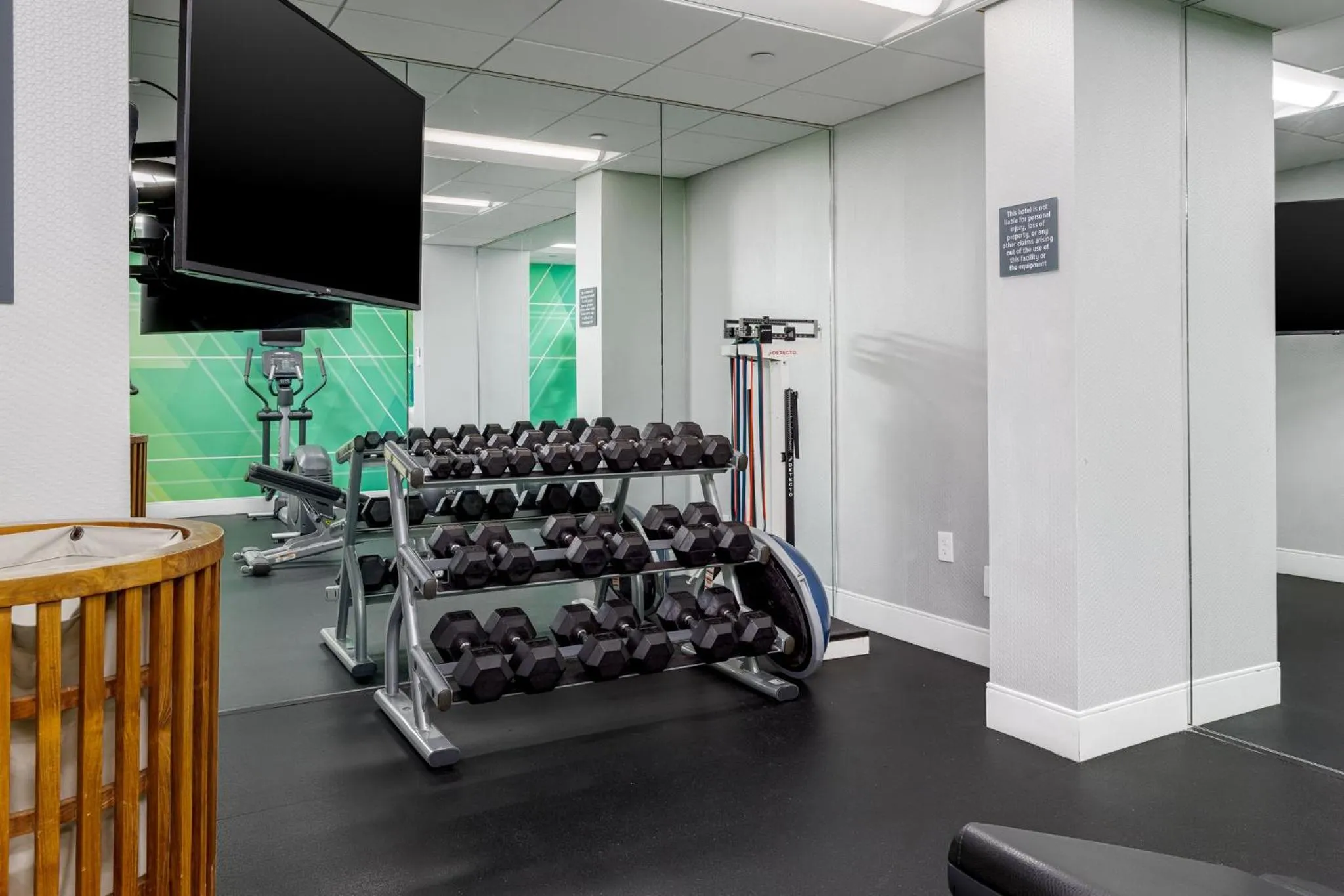 Fitness centre/facilities in Holiday Inn Resort Oceanfront at Surfside Beach by IHG