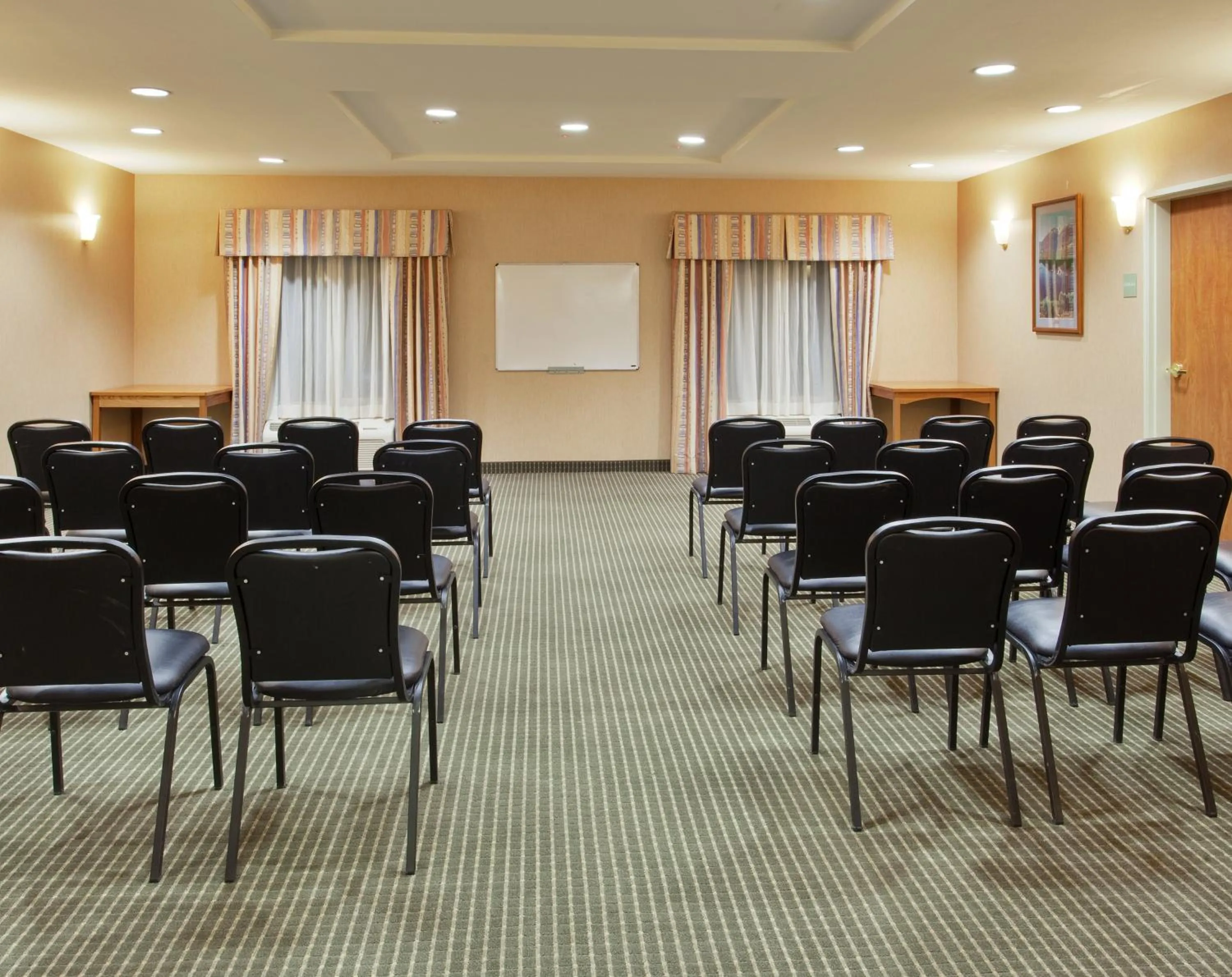 Meeting/conference room in Holiday Inn Express Hotel & Suites Carson City by IHG