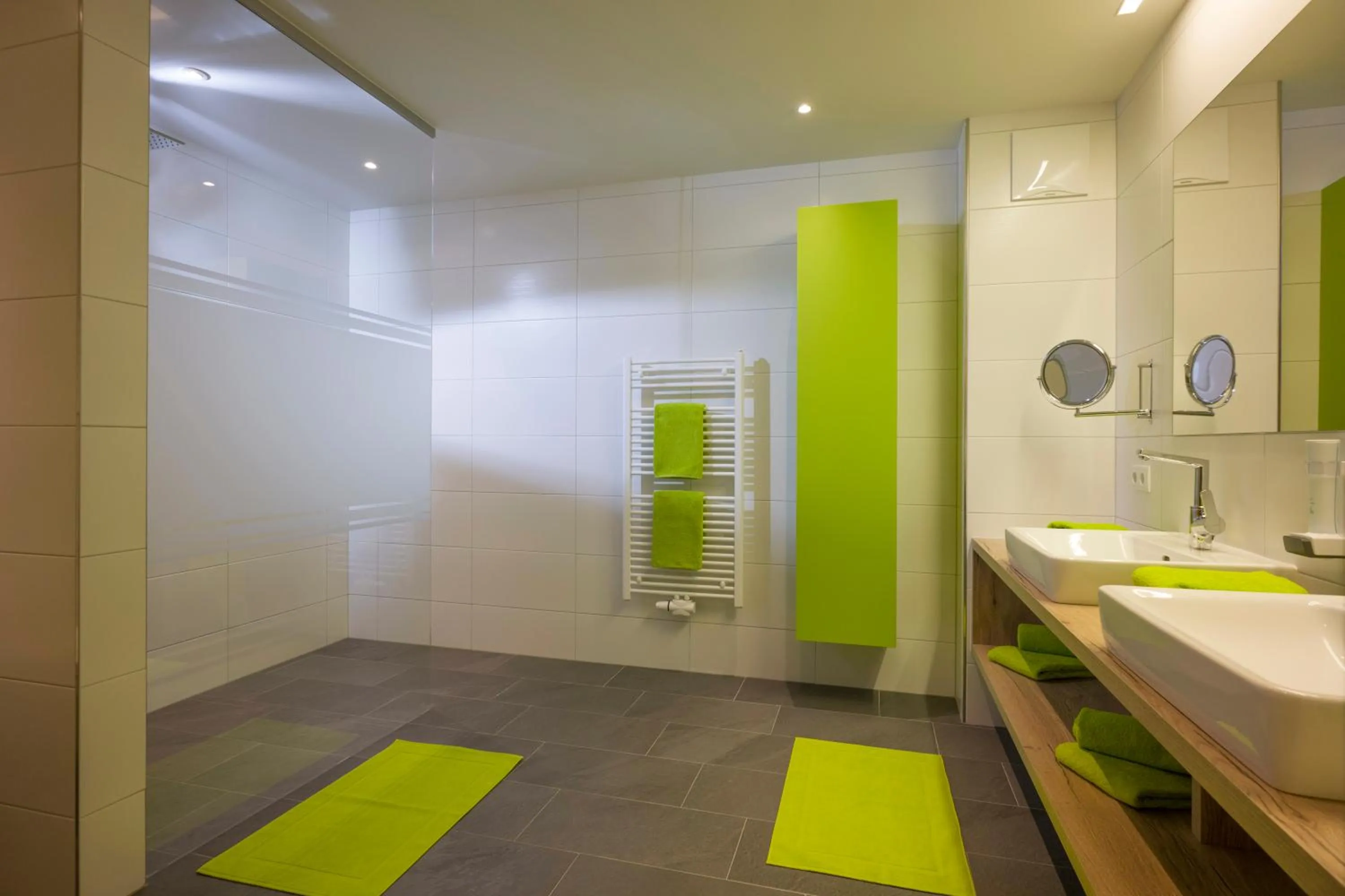 Shower in Aparthotel AlpTirol