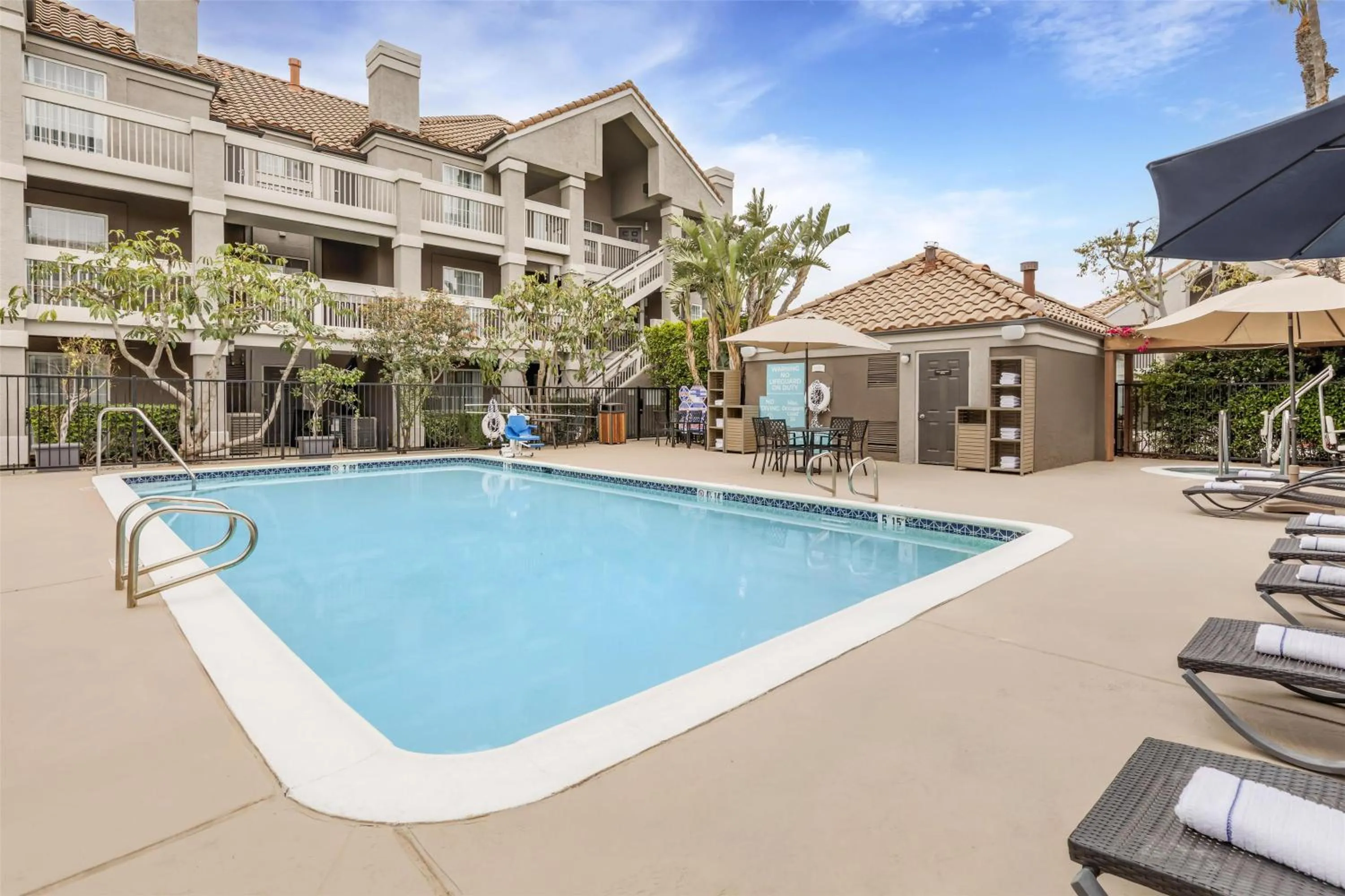 Pool view in Sonesta ES Suites Chatsworth