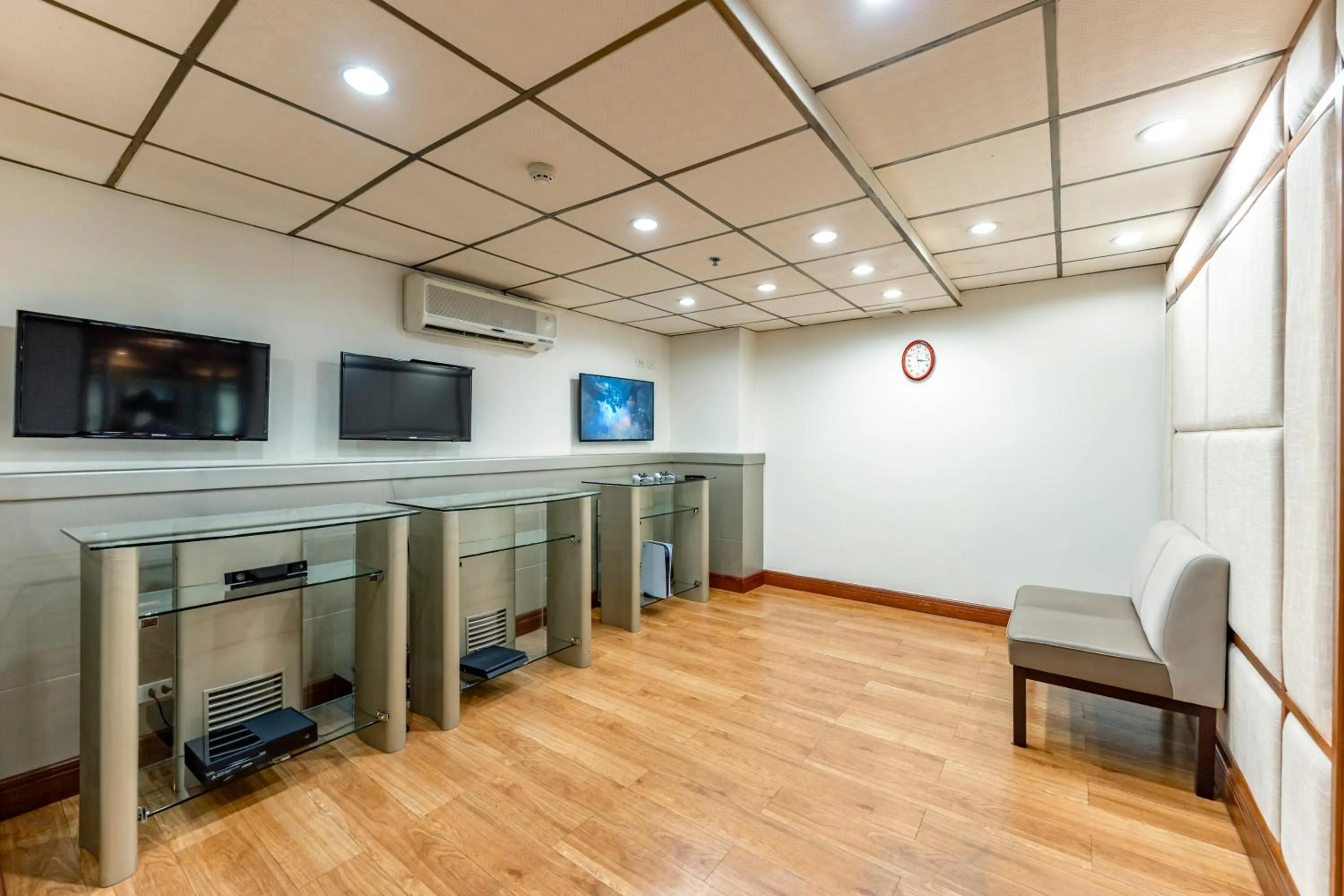 Game Room in Sherwood Residence