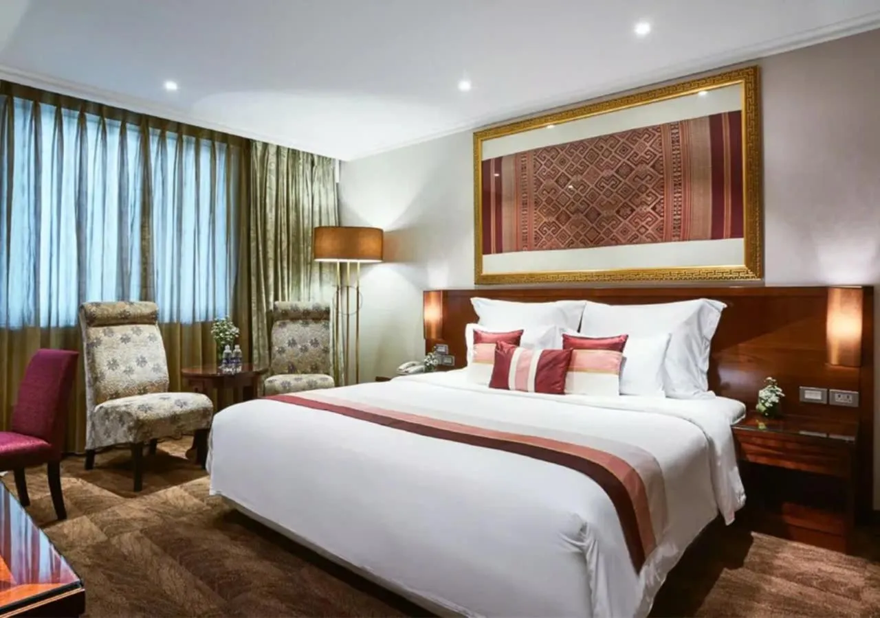 Bed in Windsor Plaza Hotel