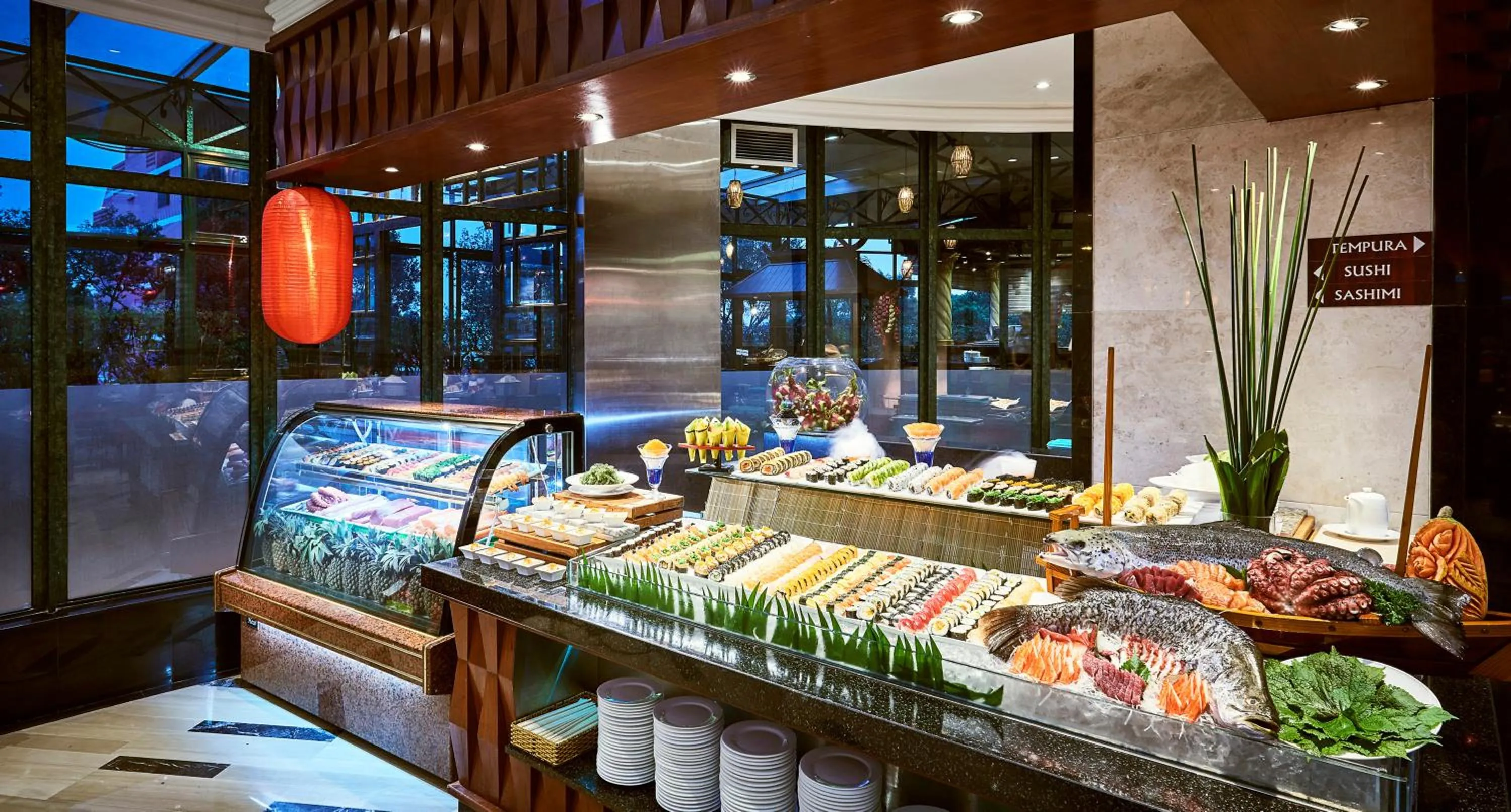 Restaurant/places to eat in Windsor Plaza Hotel