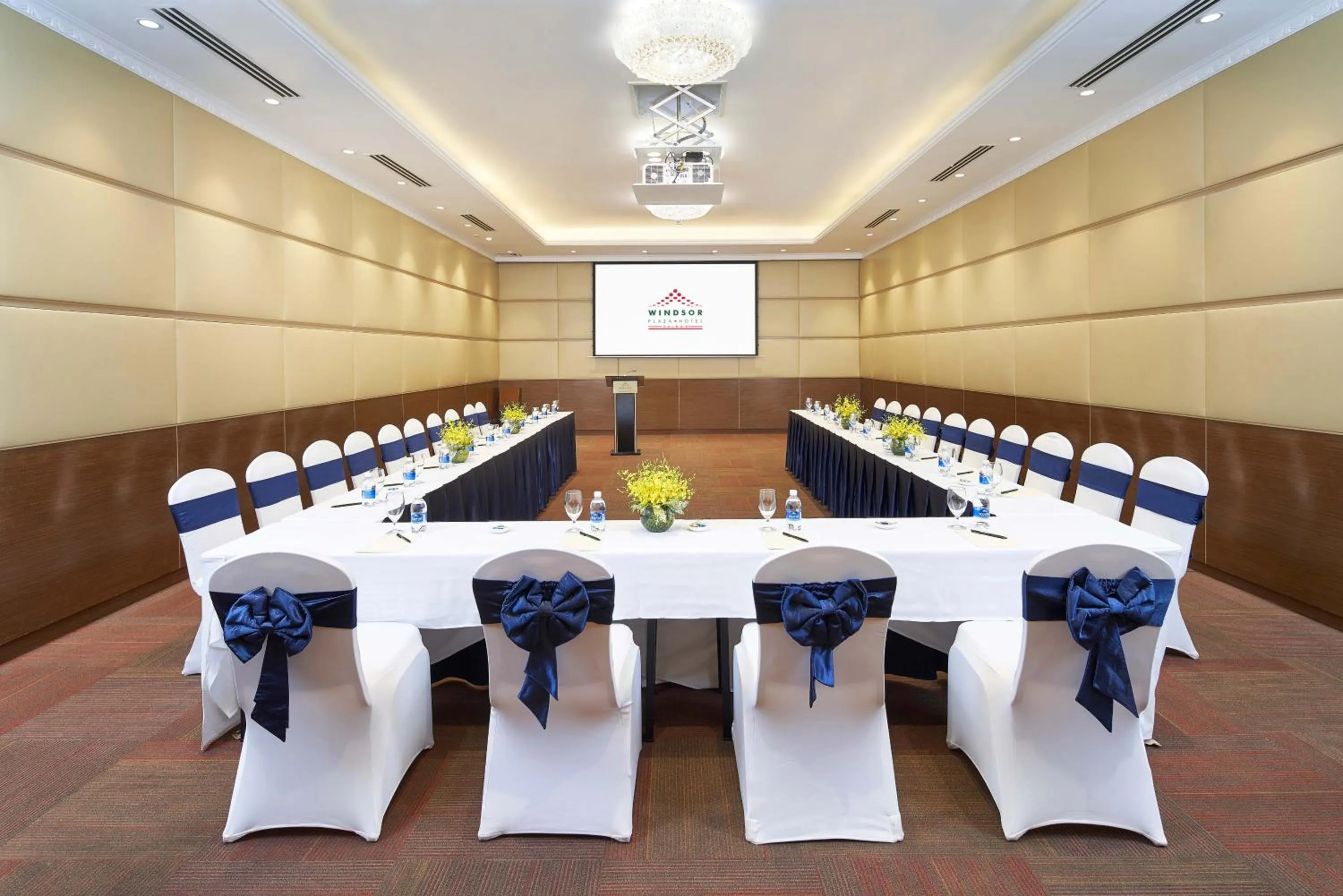 Meeting/conference room in Windsor Plaza Hotel