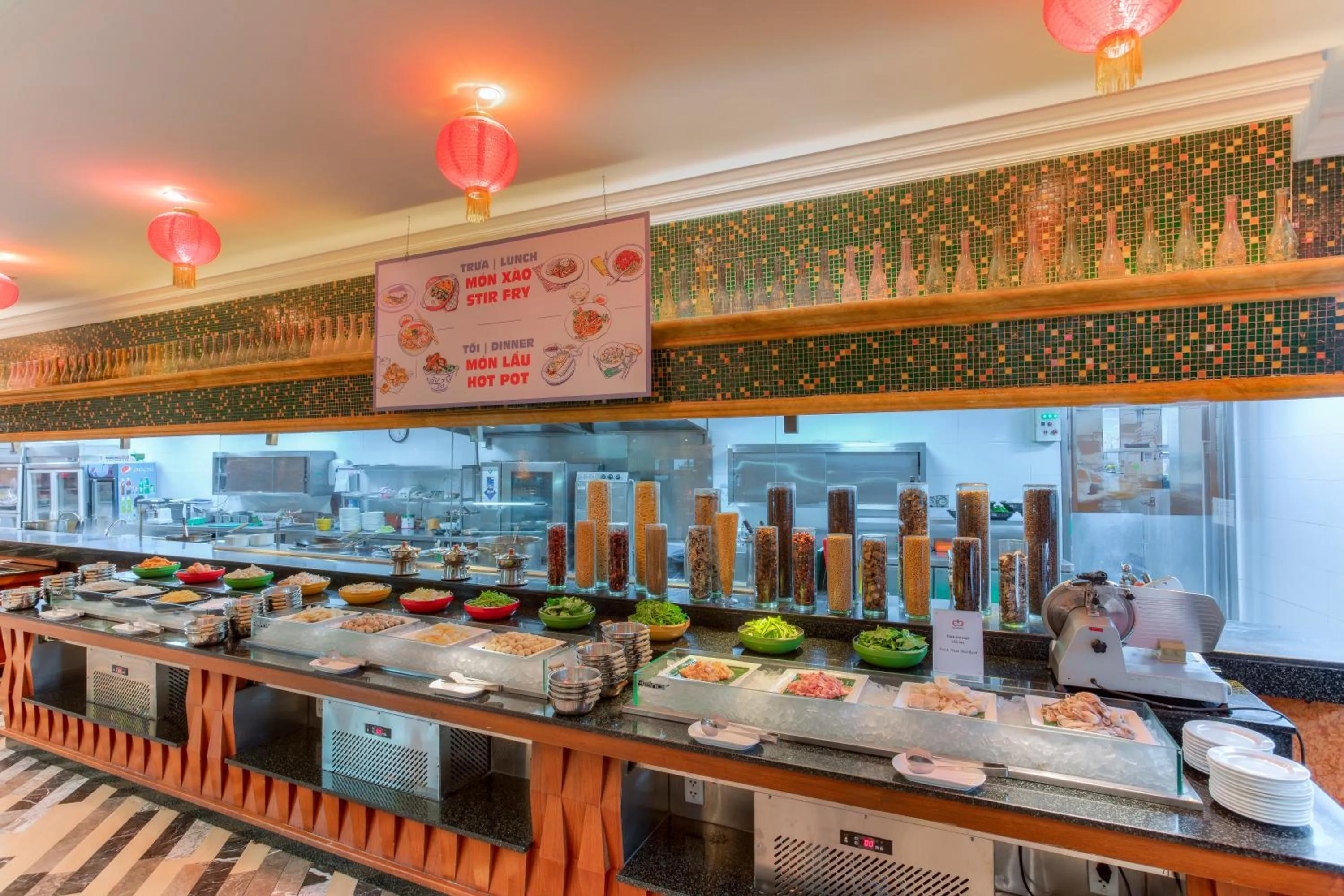 Restaurant/places to eat in Windsor Plaza Hotel