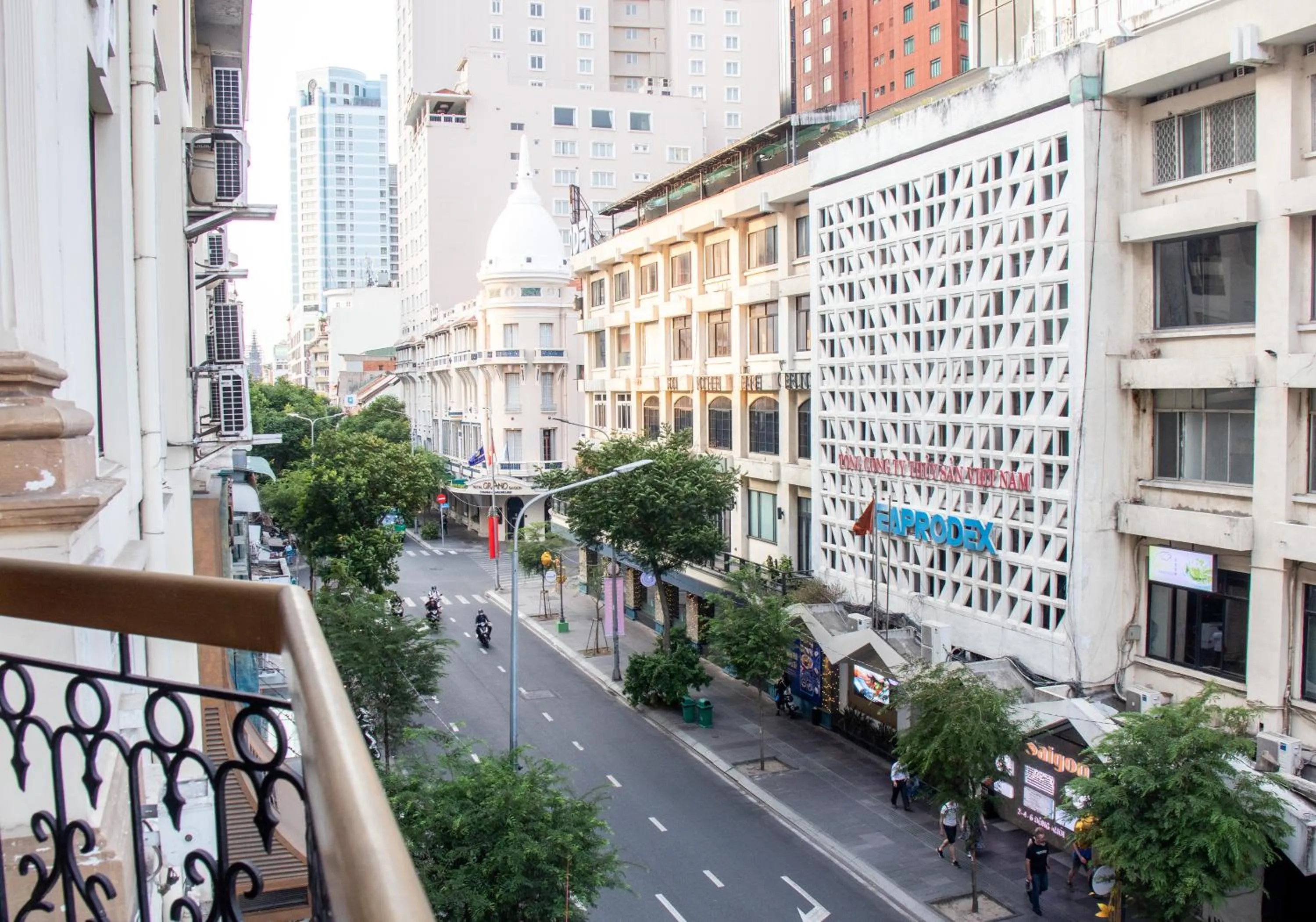 Balcony/Terrace in Hotel Majestic Saigon
