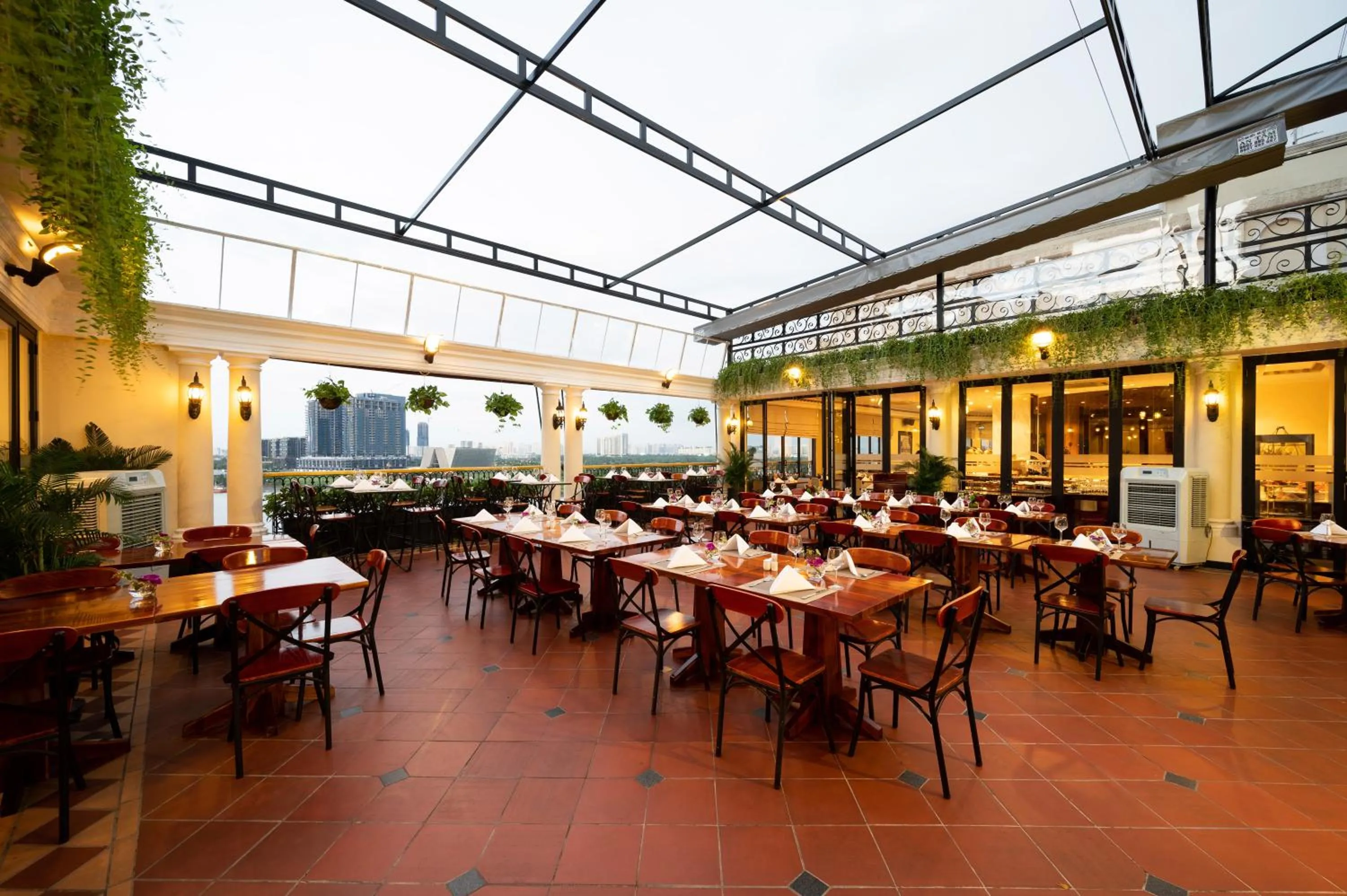 Restaurant/places to eat in Hotel Majestic Saigon