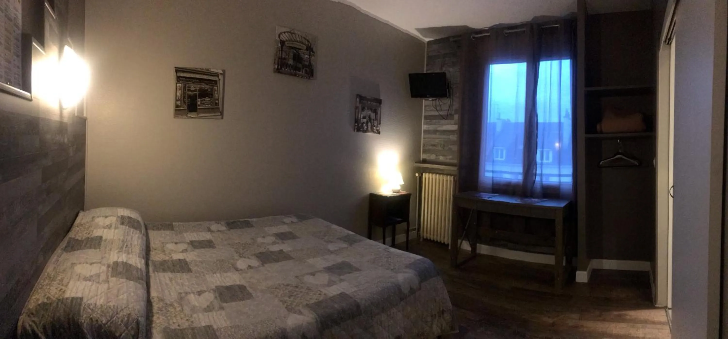 Bed in Hotel Bernieres