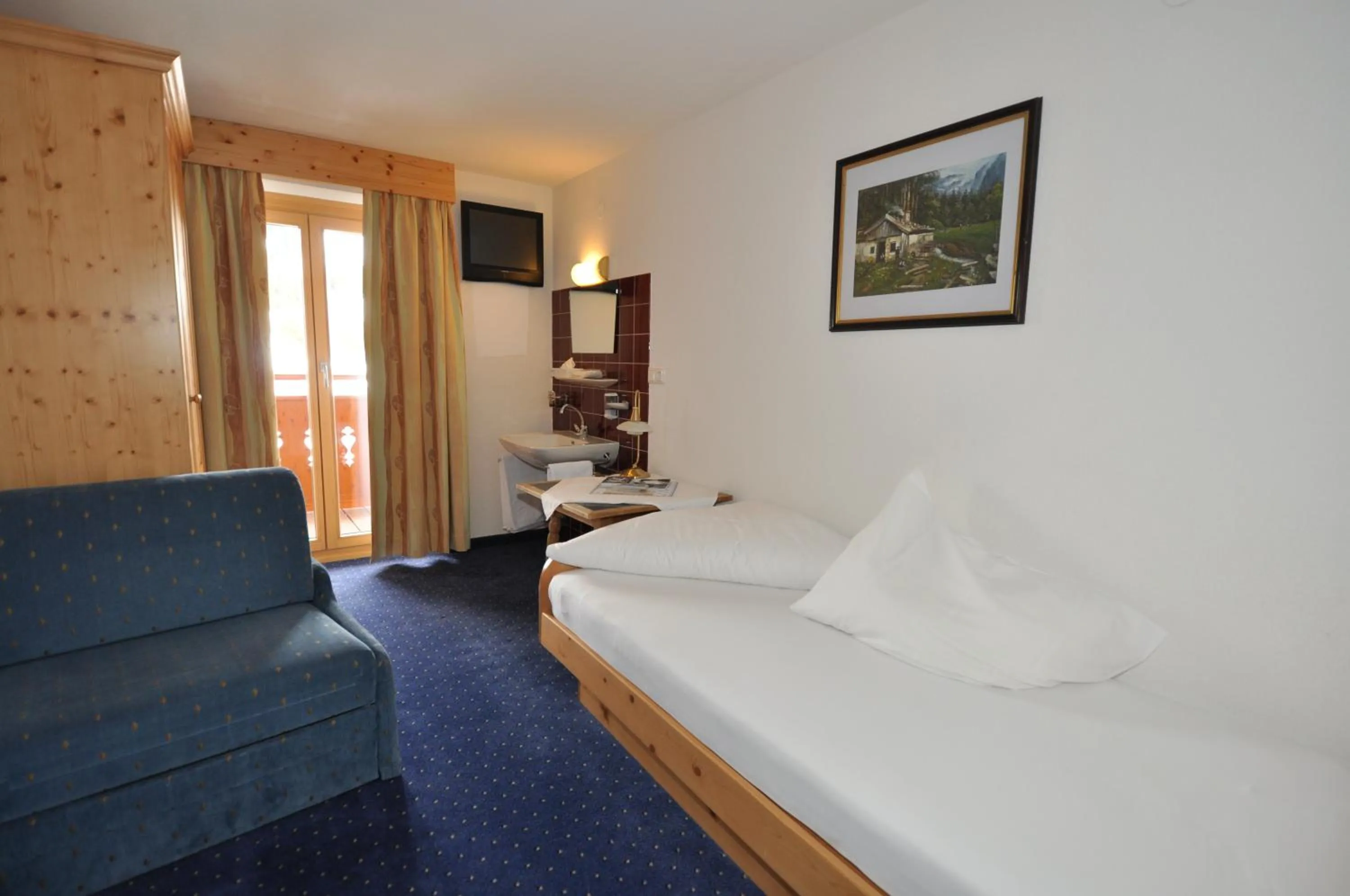 Photo of the whole room, Bed in Hotel Stülzis