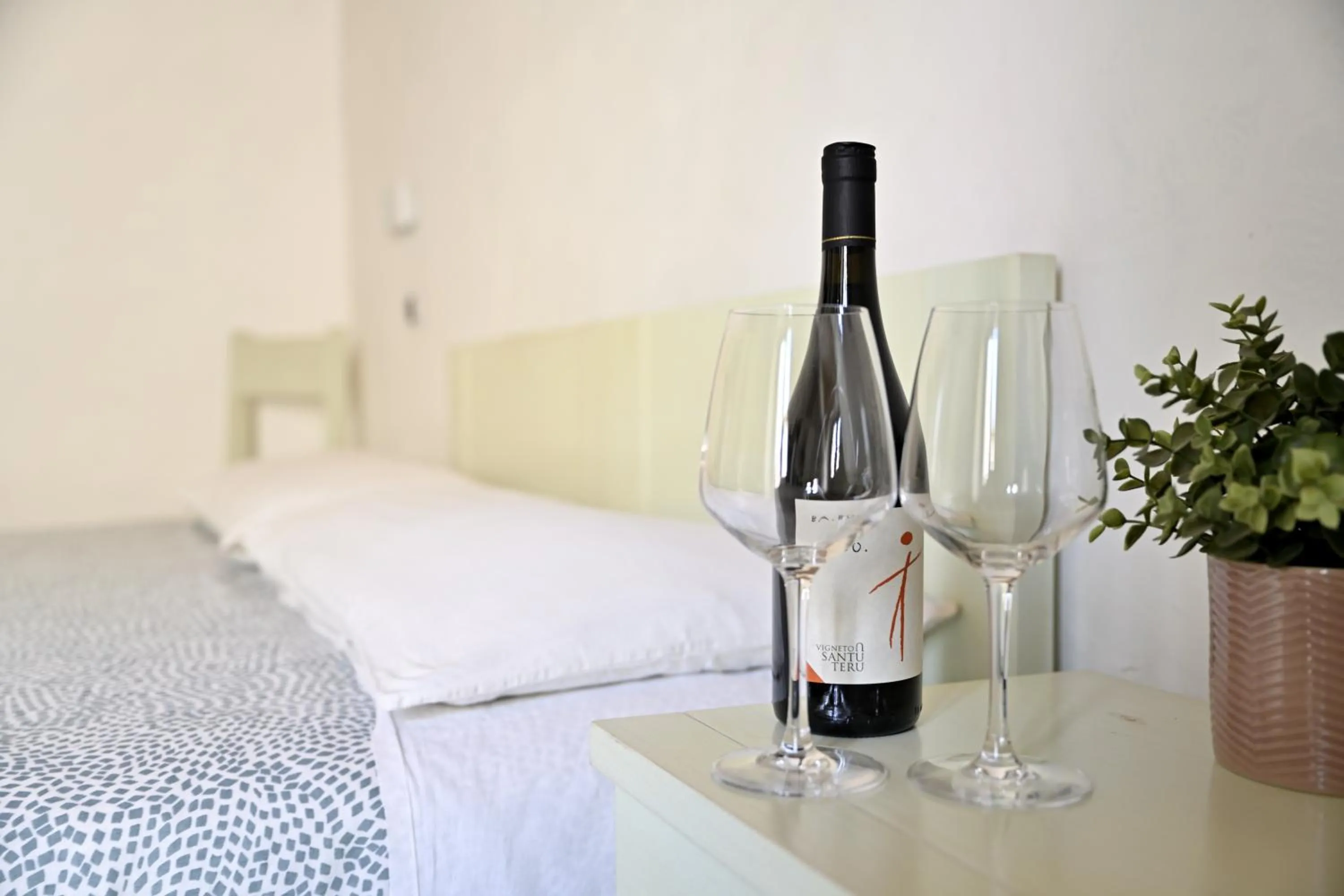 Bed in Al Vicoletto - Genuine Hospitality & Private Parking