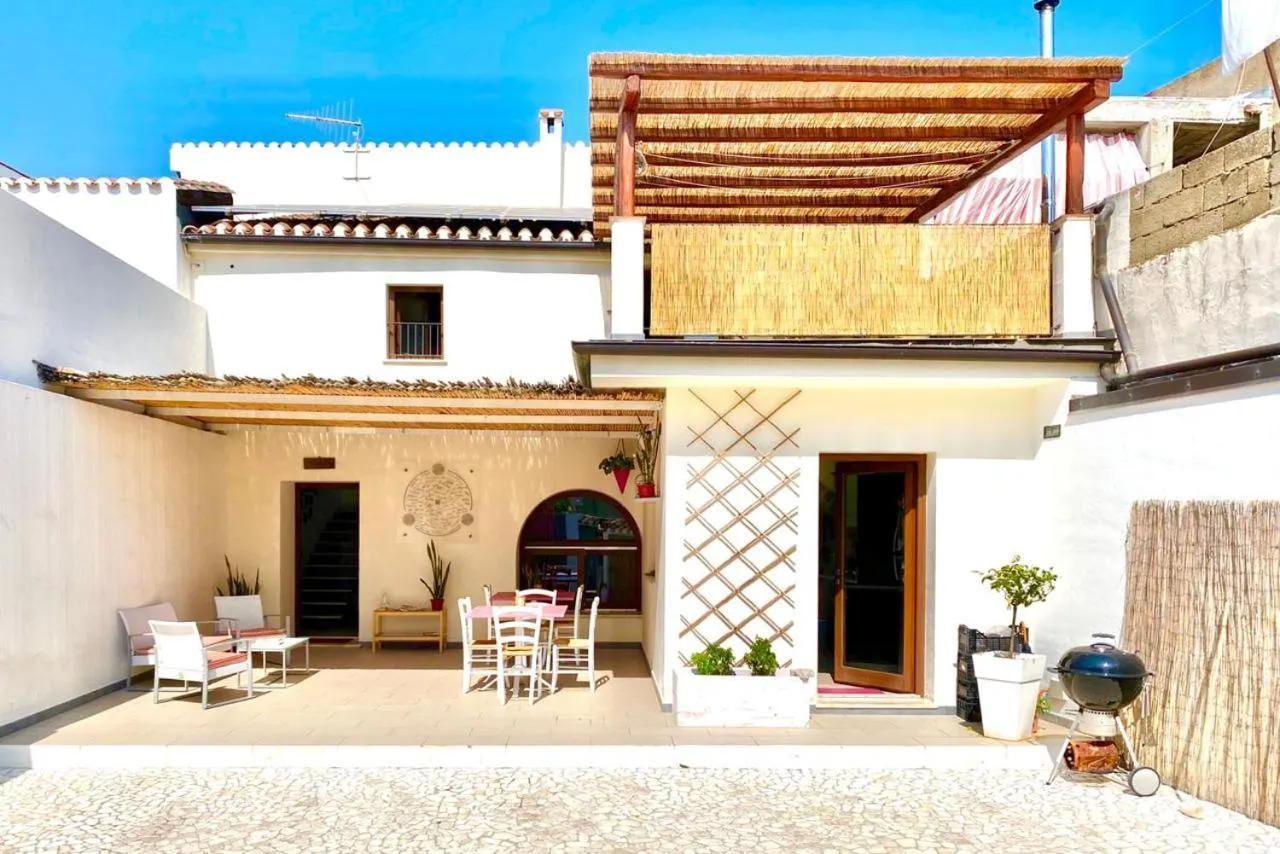 Patio in Al Vicoletto - Genuine Hospitality & Private Parking