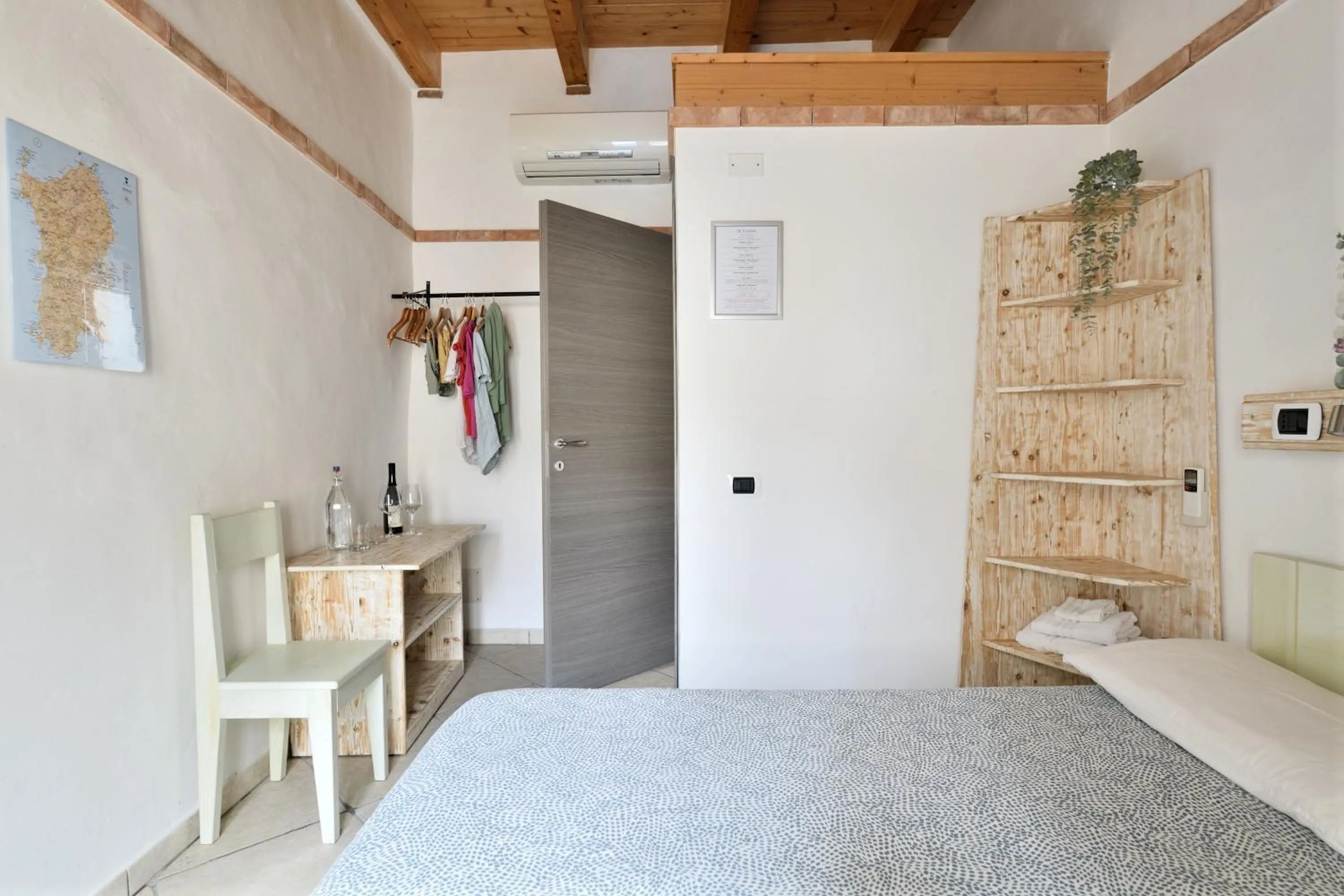 Bed in Al Vicoletto - Genuine Hospitality & Private Parking