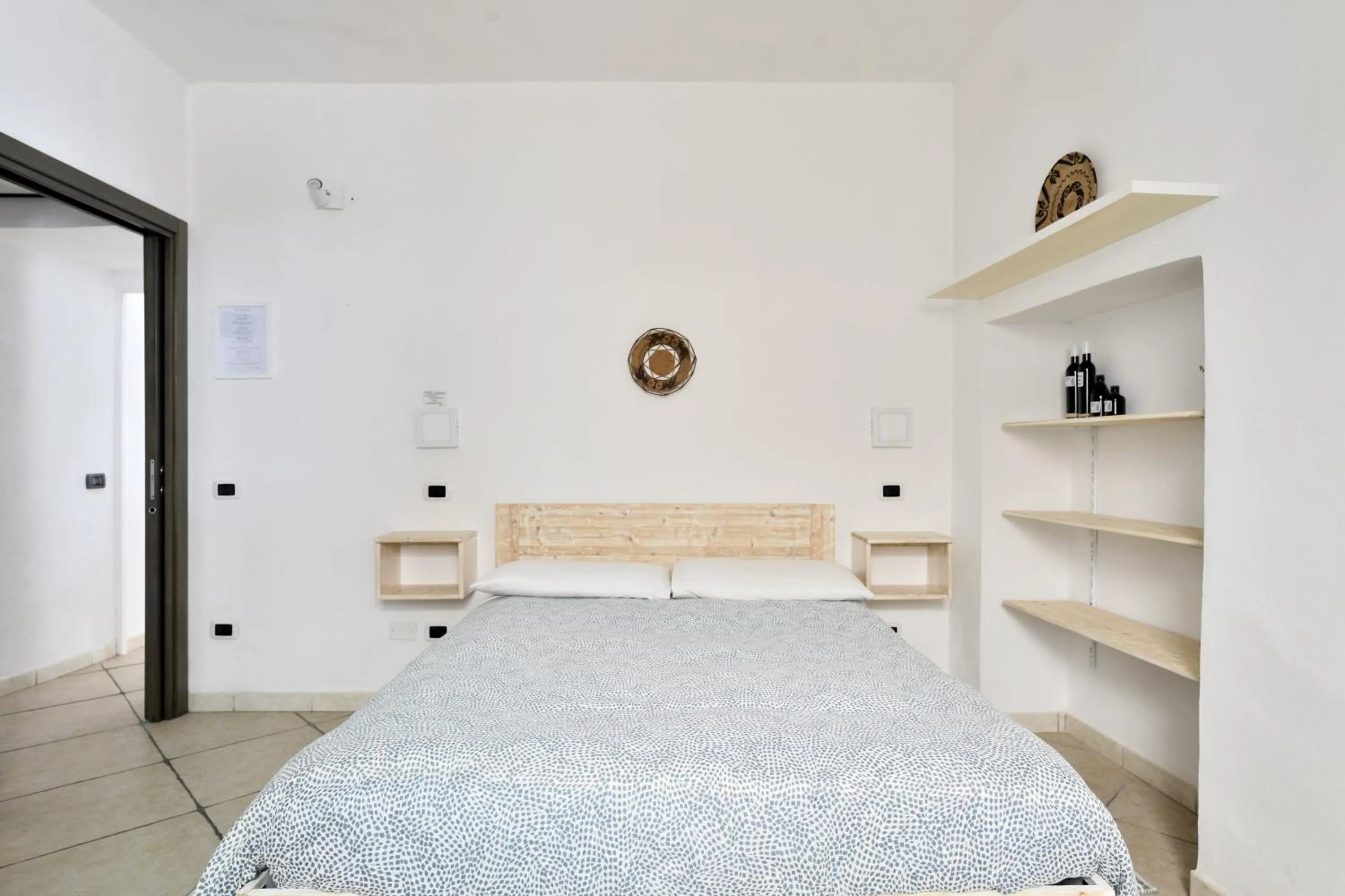 Bed in Al Vicoletto - Genuine Hospitality & Private Parking