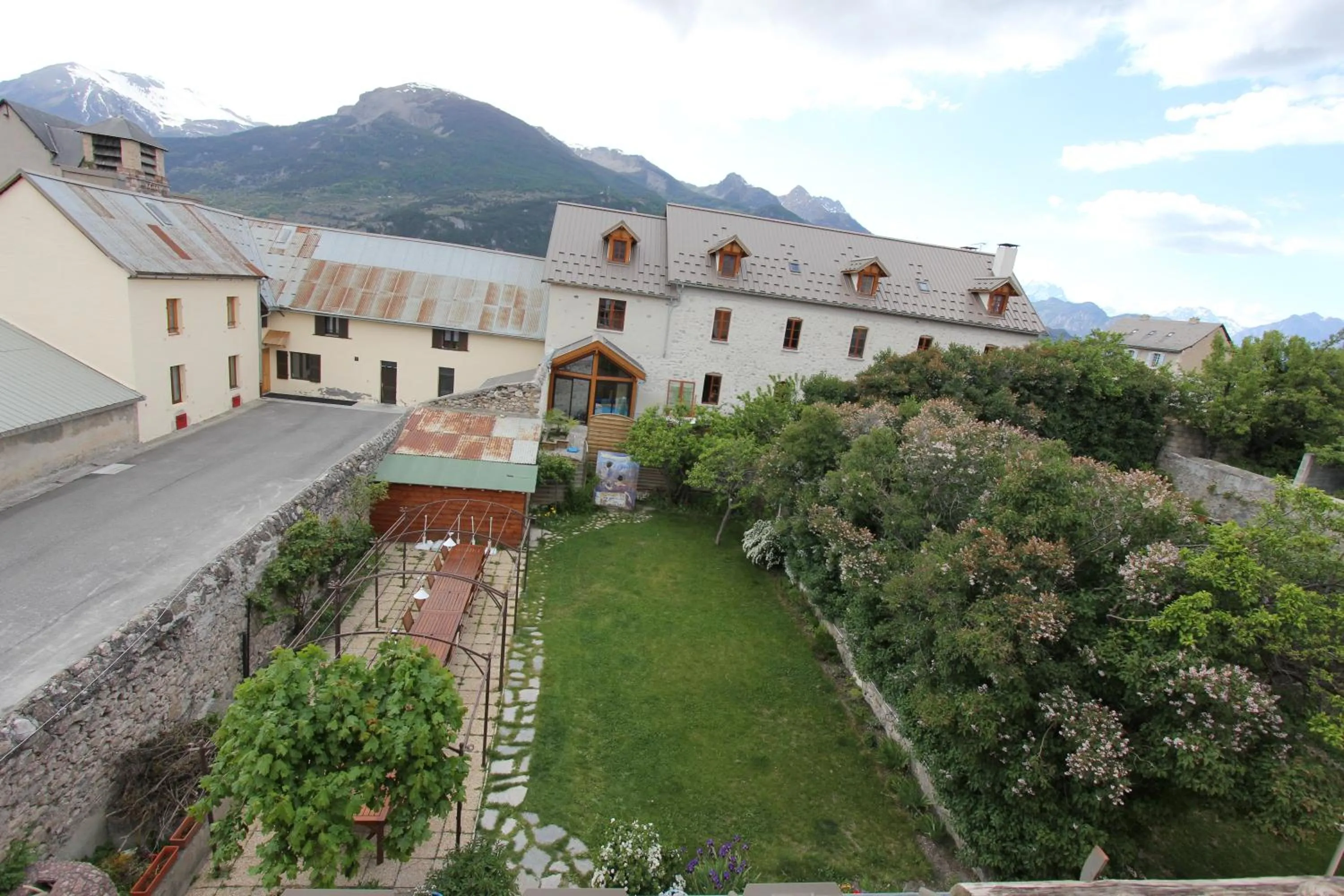 Facade/entrance in Auberge de L'Echauguette