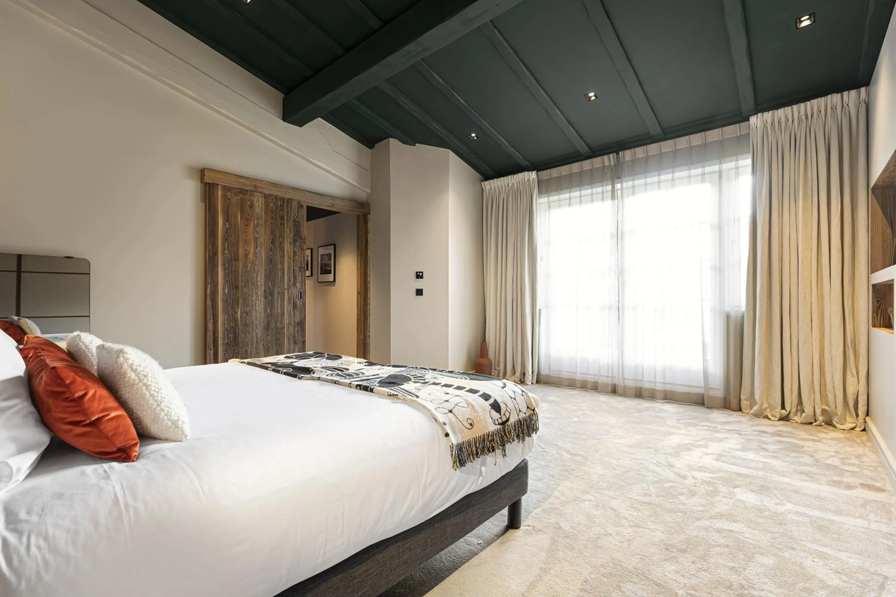 Bedroom, Bed in Hotel Le Chabichou