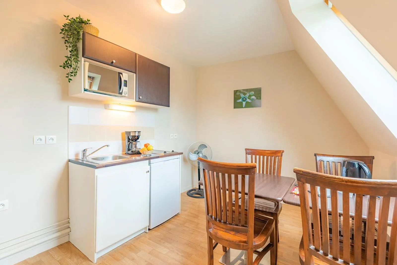 Kitchen or kitchenette in Appart’City Confort Nantes Centre