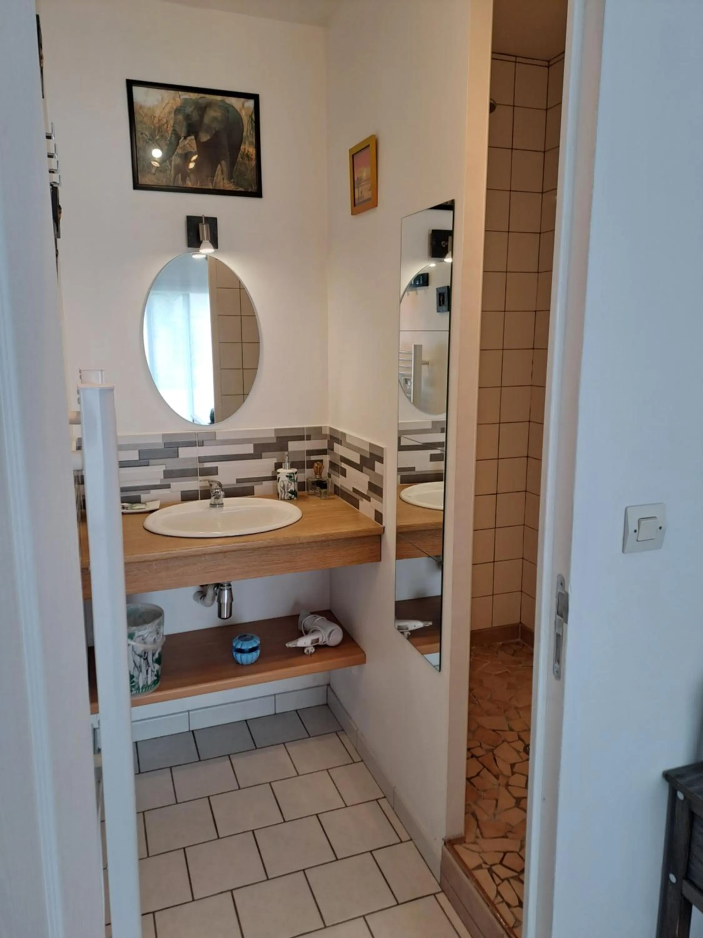 Bathroom, Bed in Les grandes Masures B&B