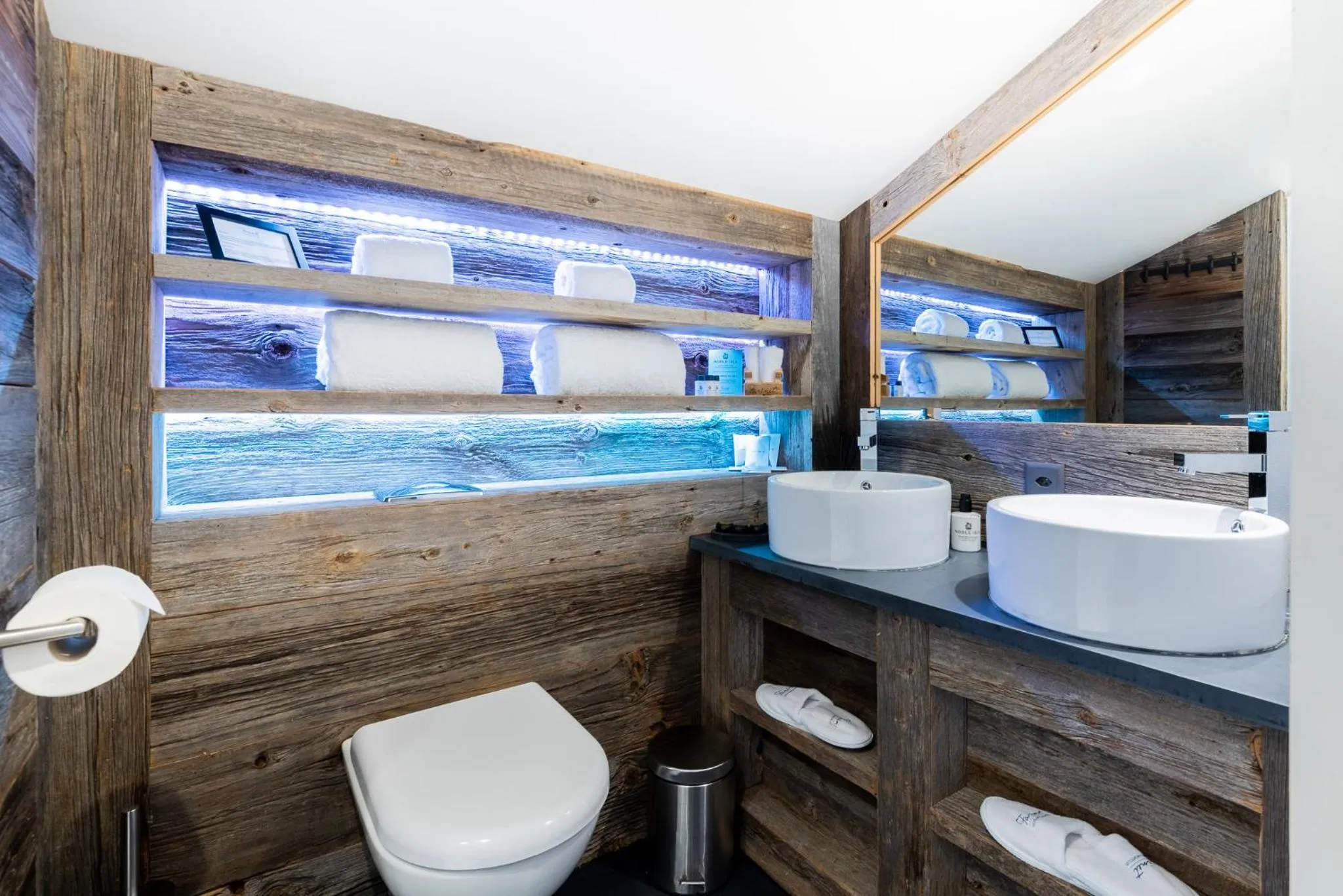 Bathroom in Hotel Farinet