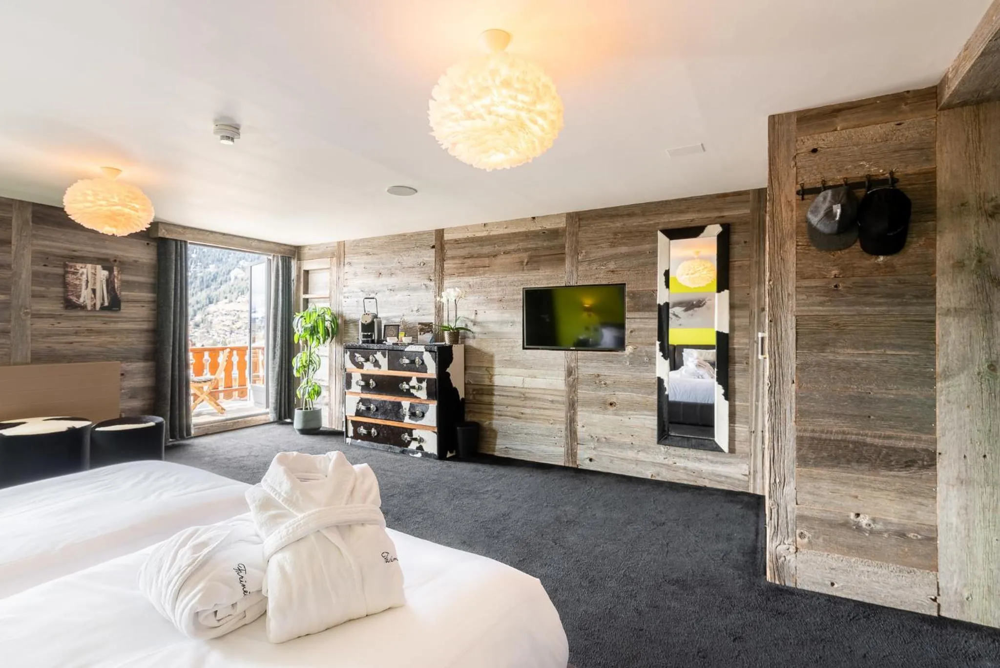 Bedroom, Bed in Hotel Farinet