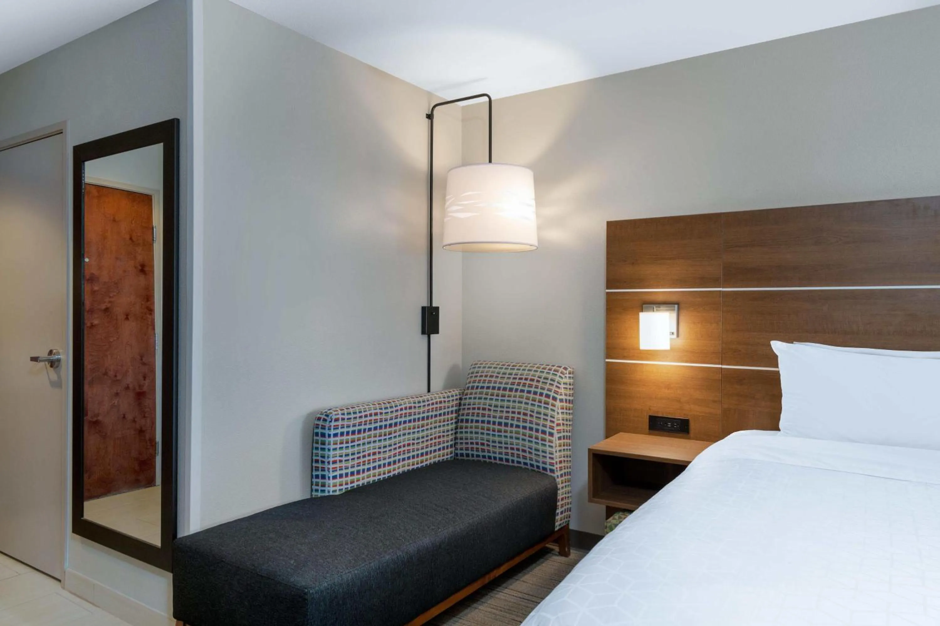 Guests, Bed in Holiday Inn Express & Suites Colorado Springs-Airport by IHG