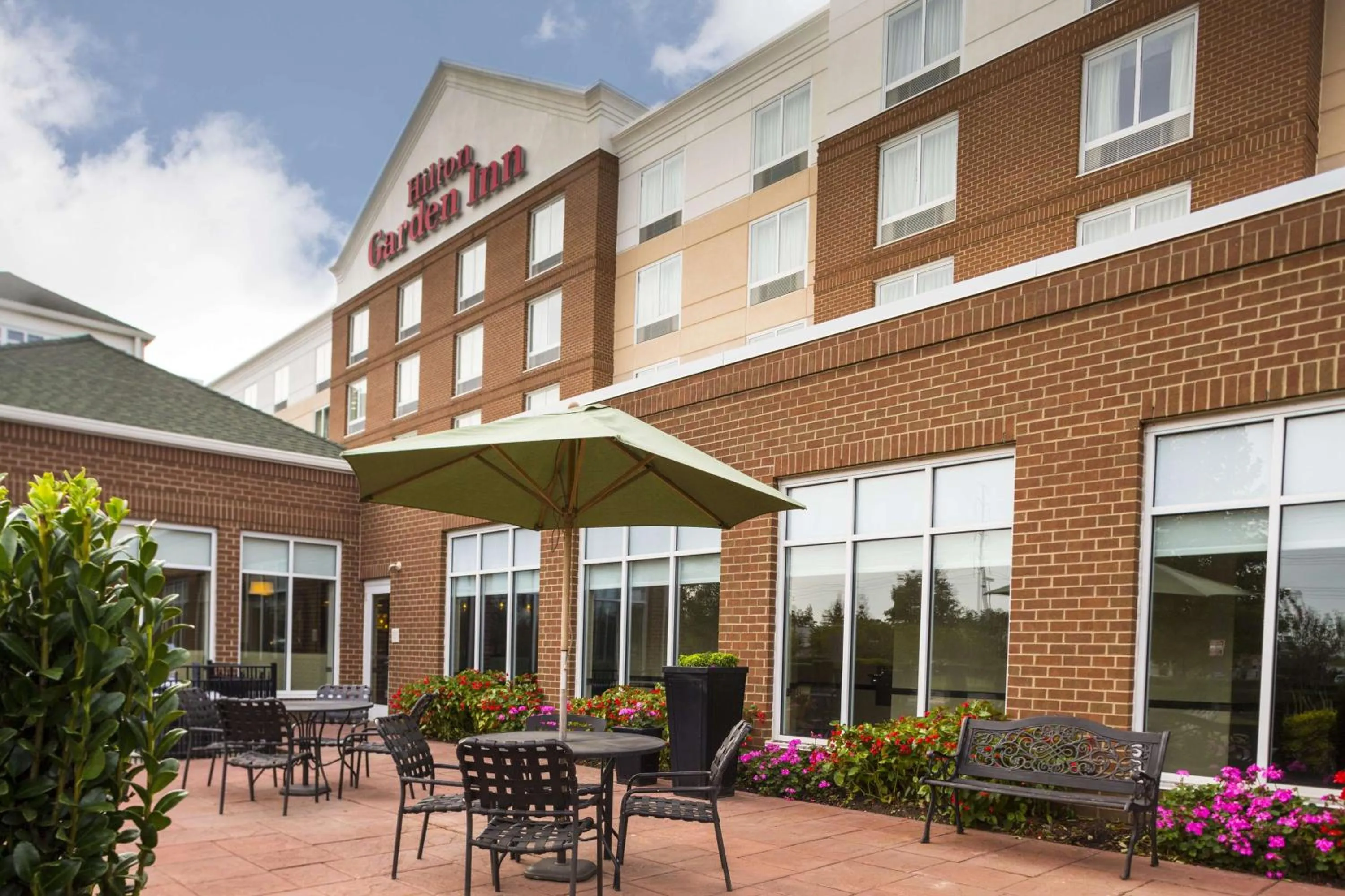 Property building in Hilton Garden Inn Hampton Coliseum Central