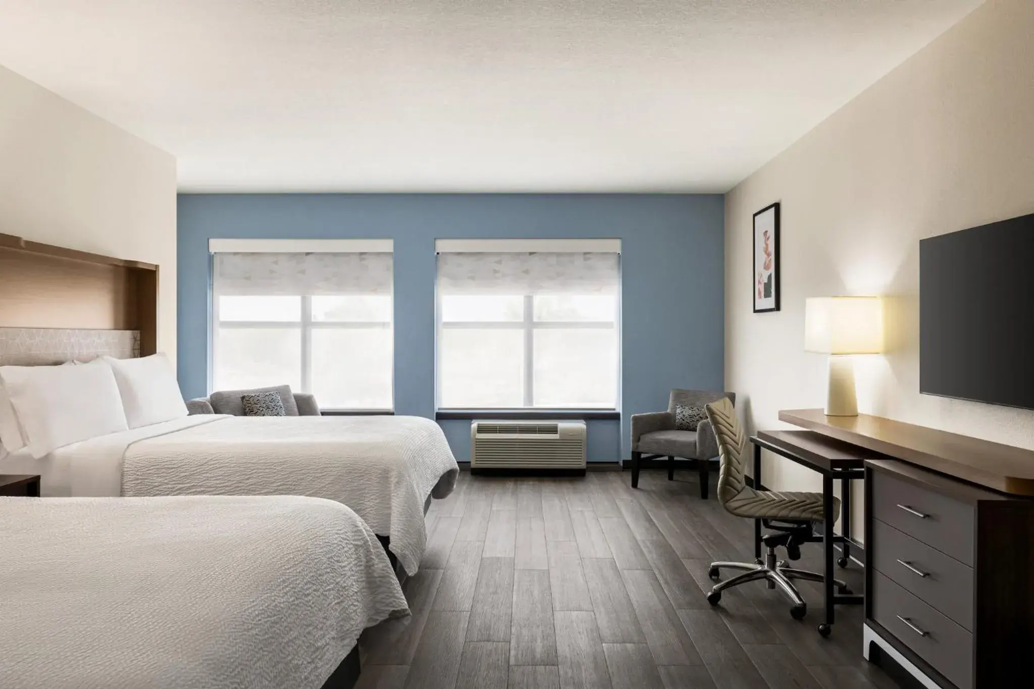 Standard Queen Room with Two Queen Beds in Holiday Inn Columbus-Hilliard by IHG Standard Queen Room with Two Queen Beds in Holiday Inn Columbus-Hilliard by IHG