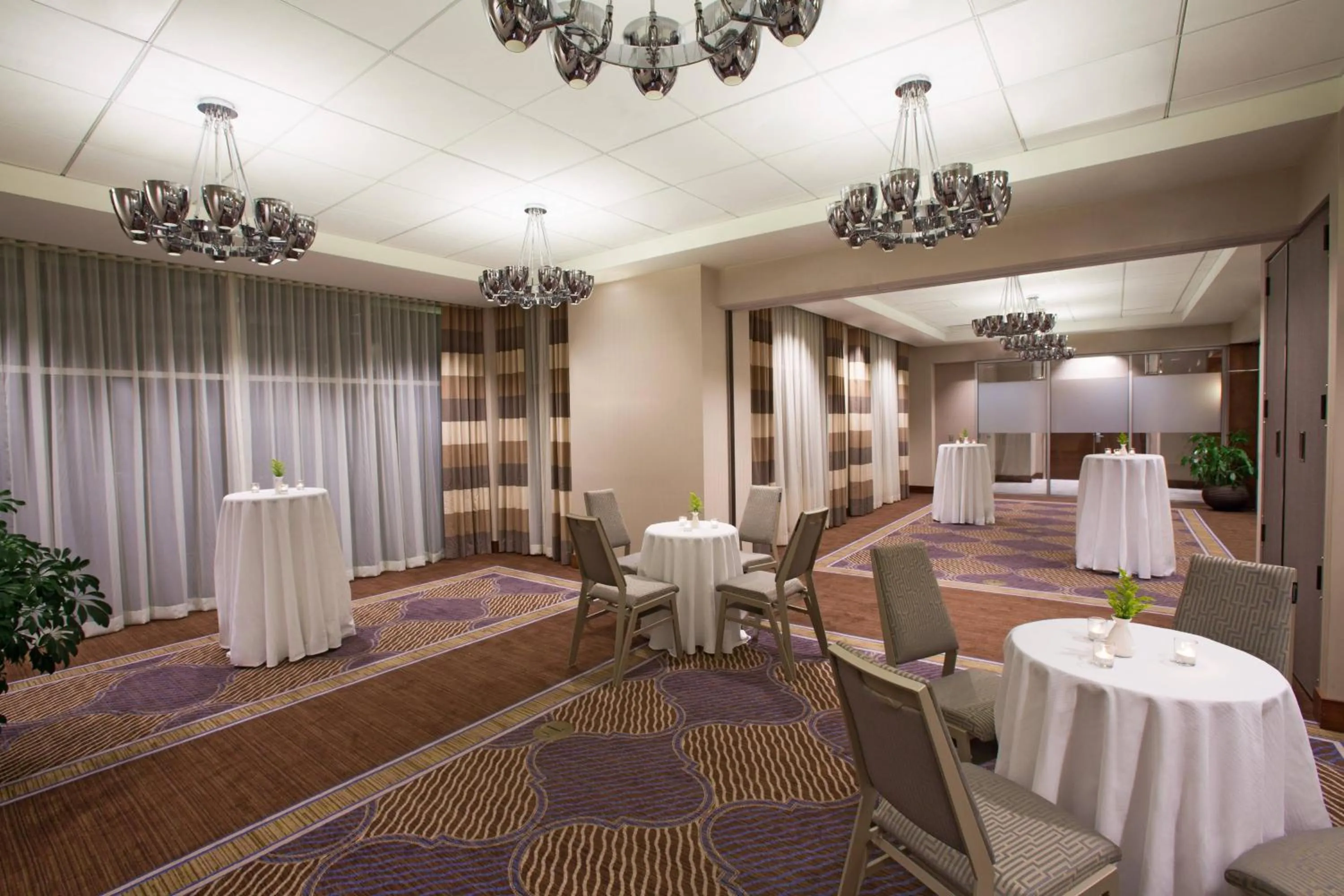 Lobby or reception in Sheraton Pittsburgh Airport Hotel