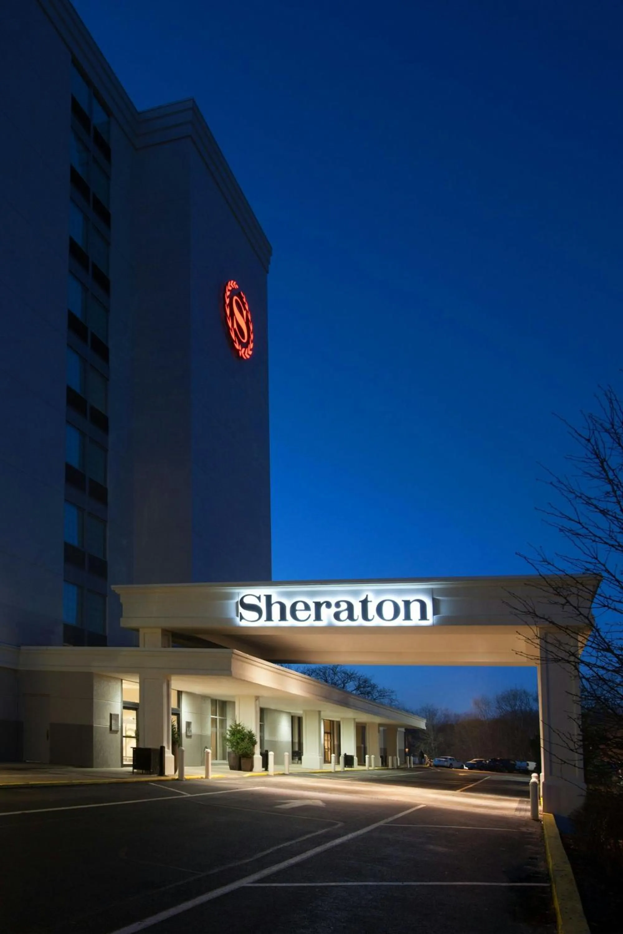 Property building in Sheraton Pittsburgh Airport Hotel