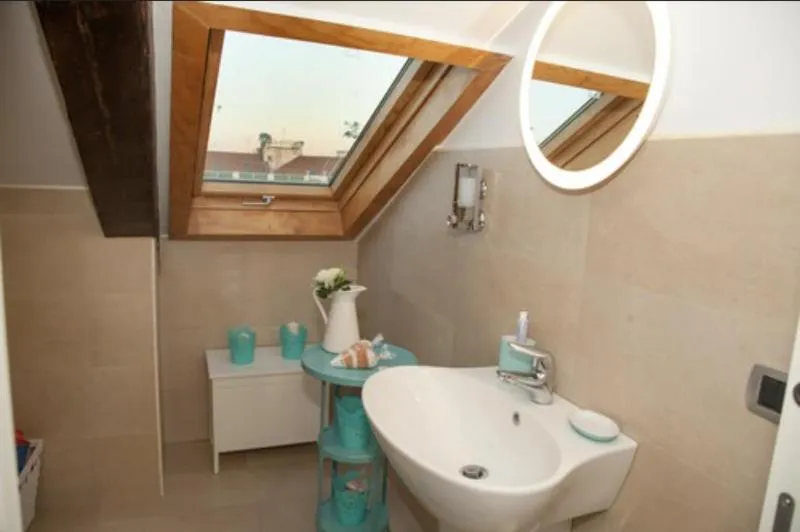 Bathroom in Caesar Napoli